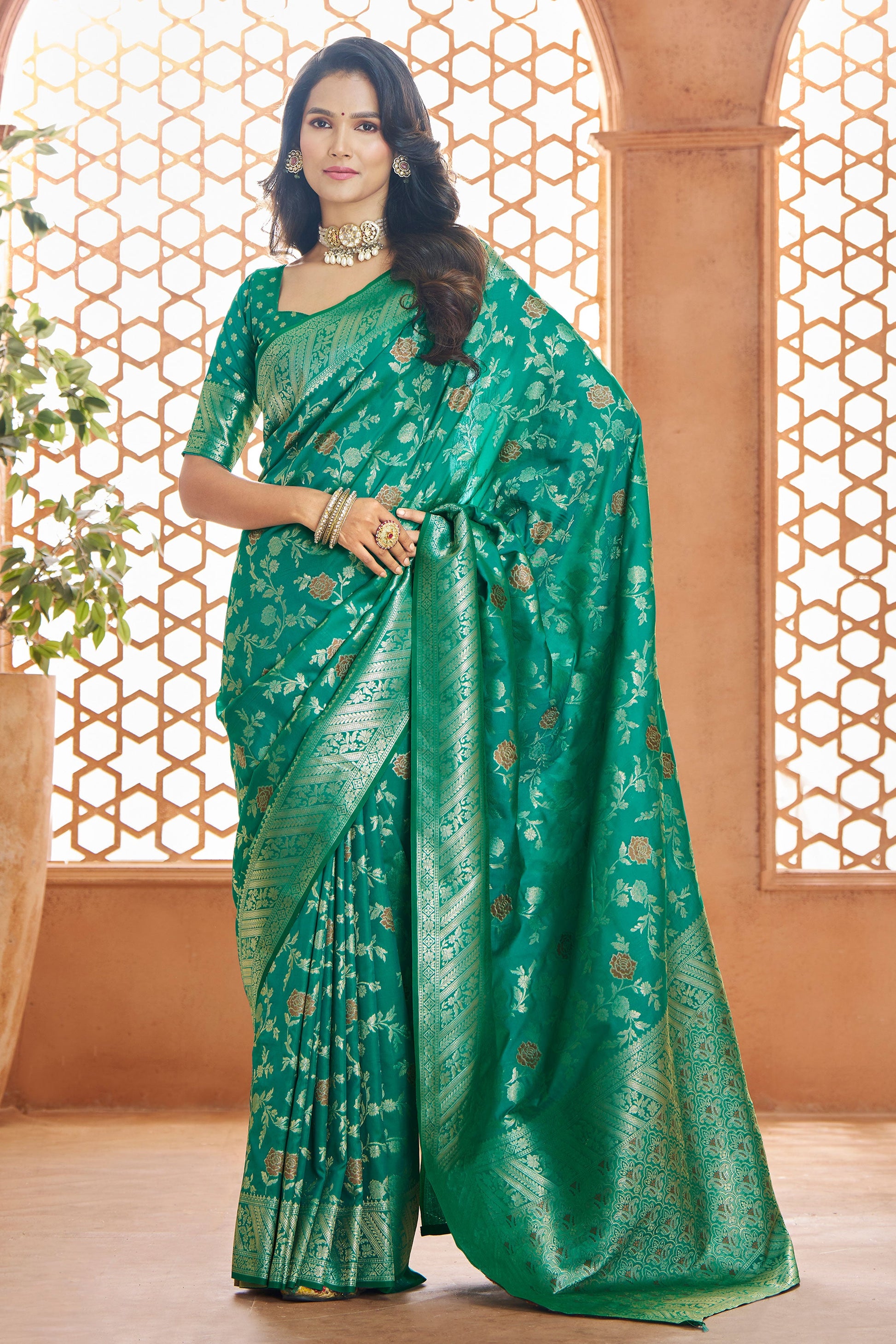 green-banarasi-silk-saree-zb132756_1_SareeButa.com