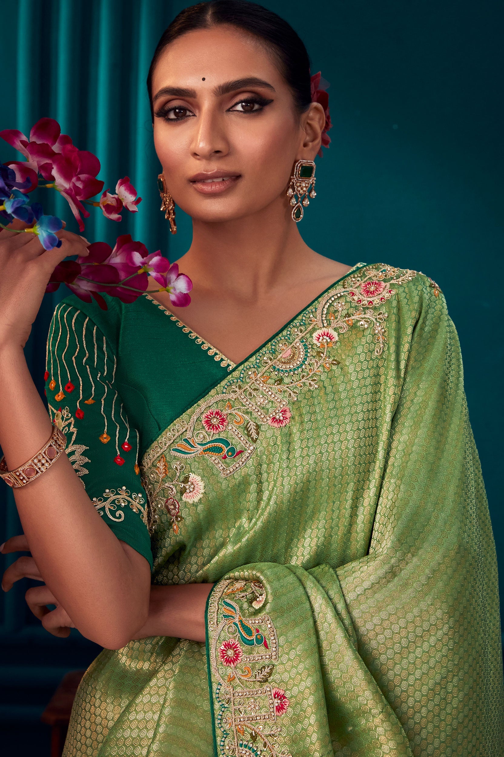 green-embroidered-banarasi-saree-zb131215_4_SareeButa.com