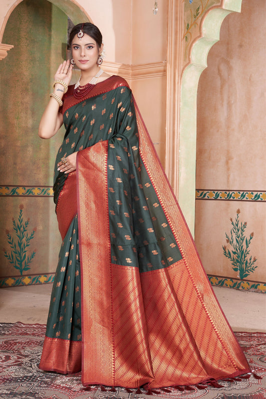 green-kubera-pattu-kanjivaram-saree-zb131667_1_SareeButa.com