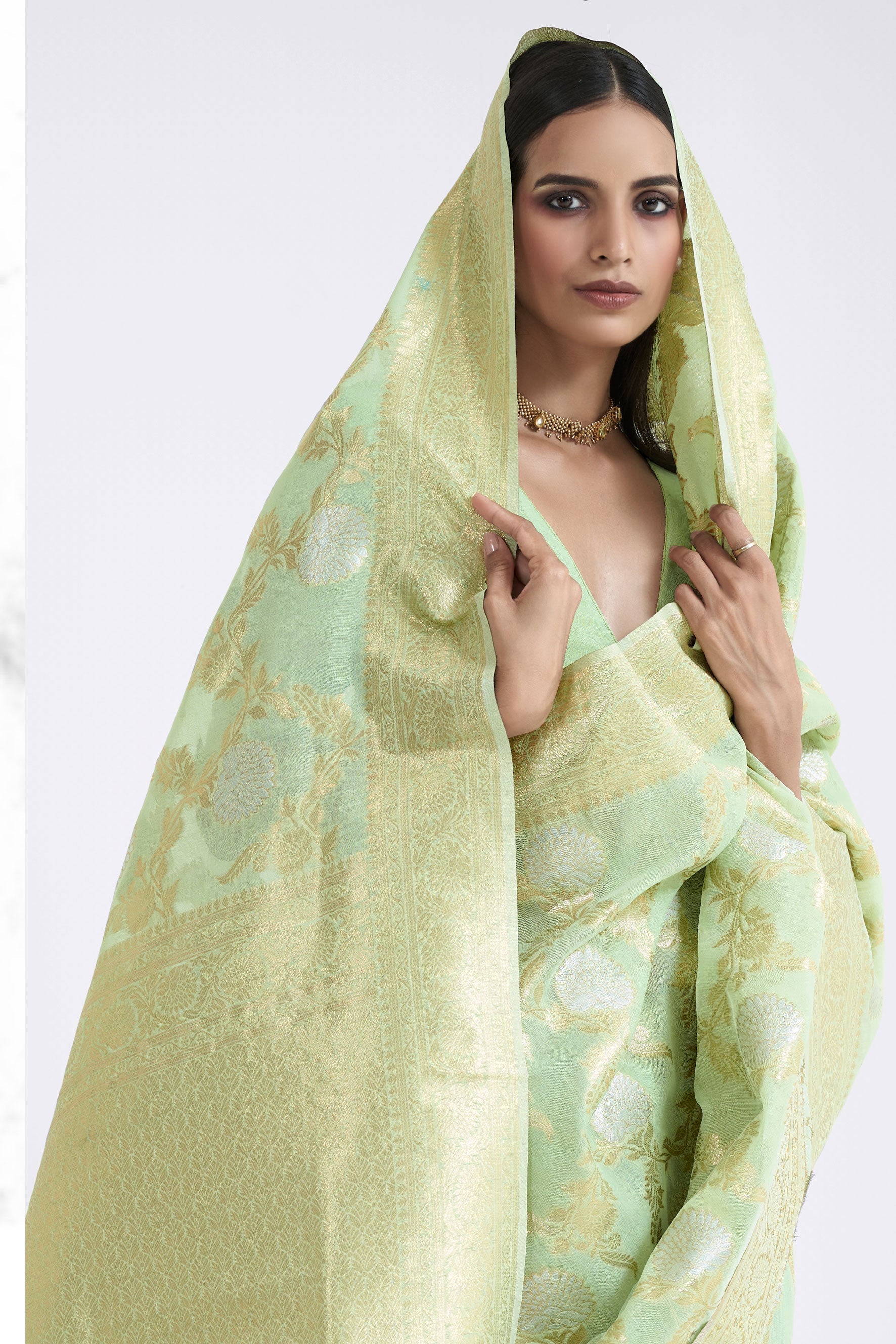 green-linen-saree-zb140074_2_SareeButa.com