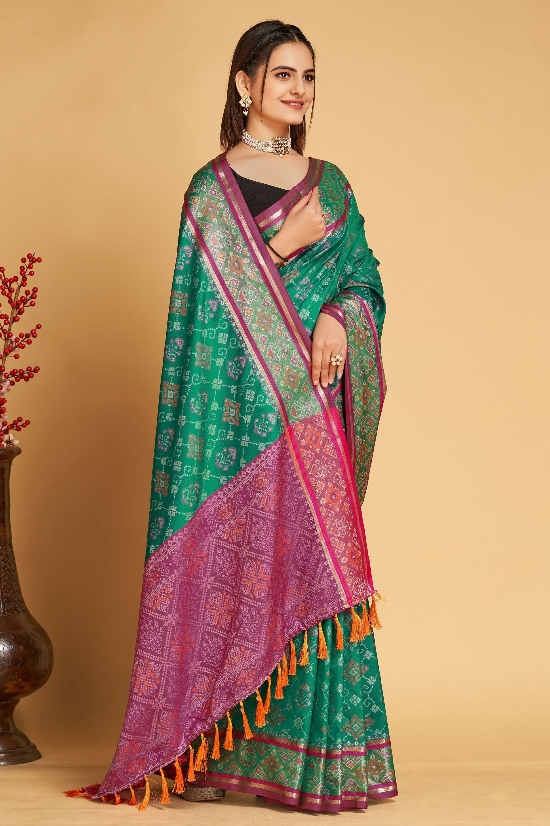 green-patola-silk-saree-zb130549_3_SareeButa.com