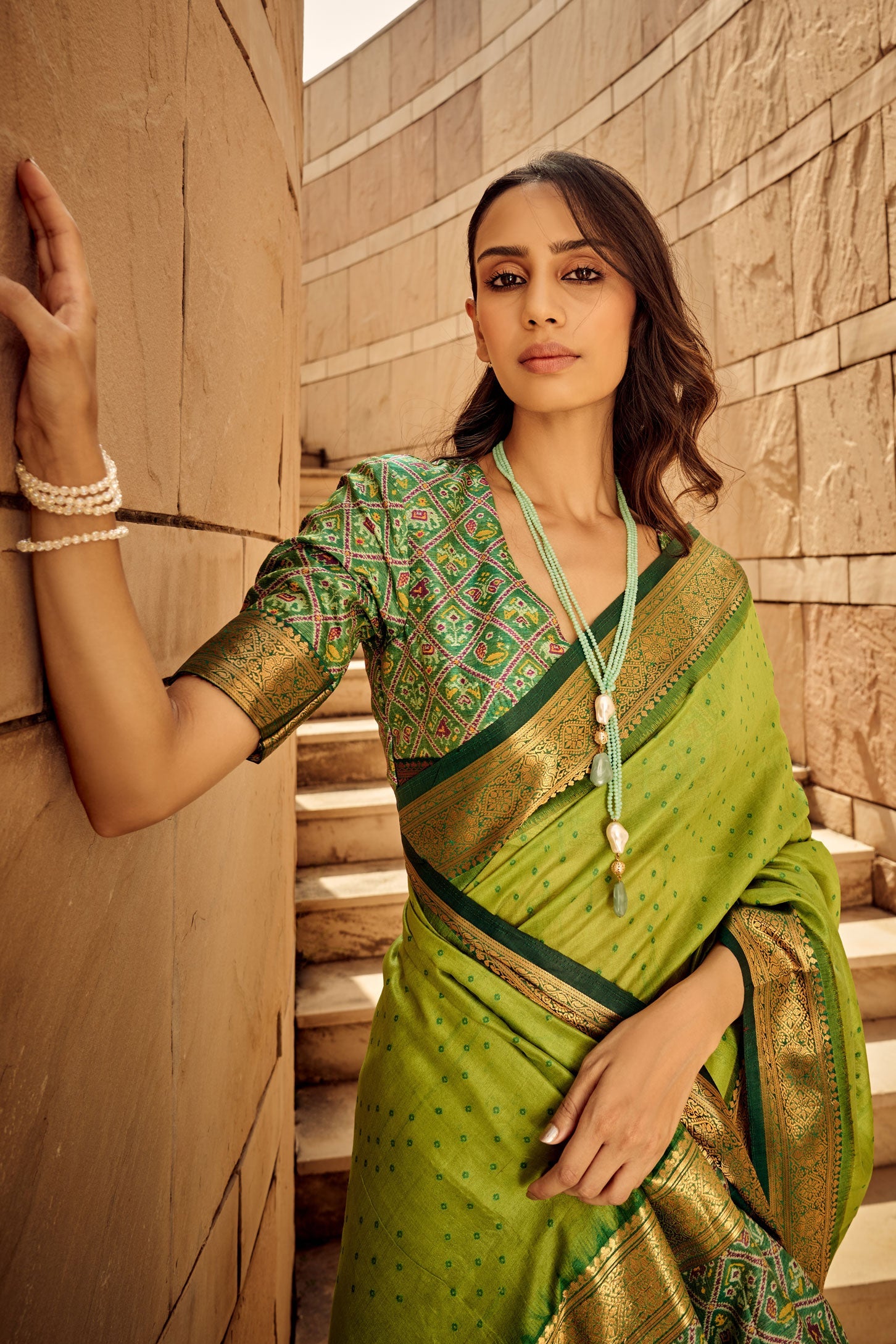 green-patola-silk-saree-zb130621_3_SareeButa.com