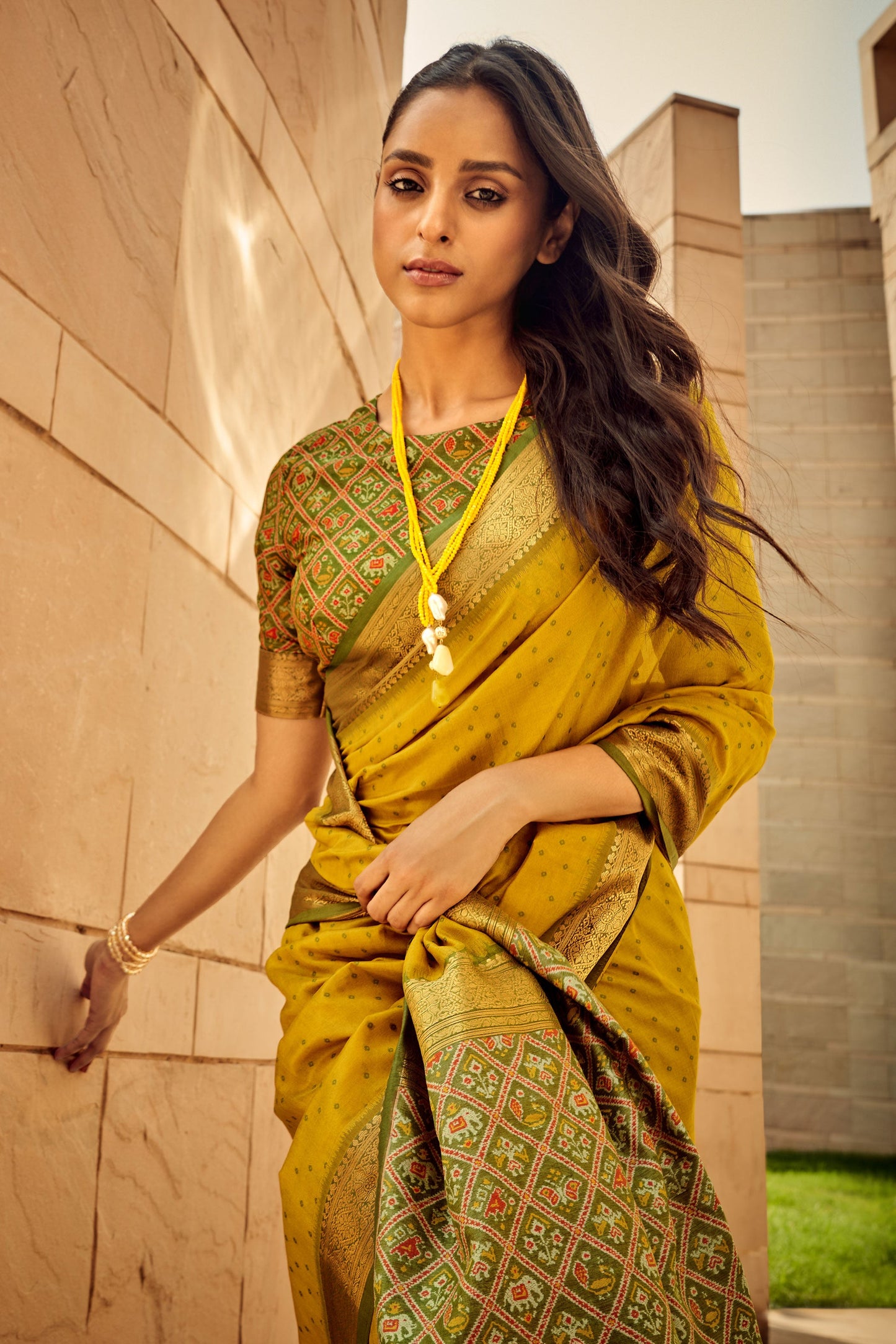 green-patola-silk-saree-zb130625_2_SareeButa.com