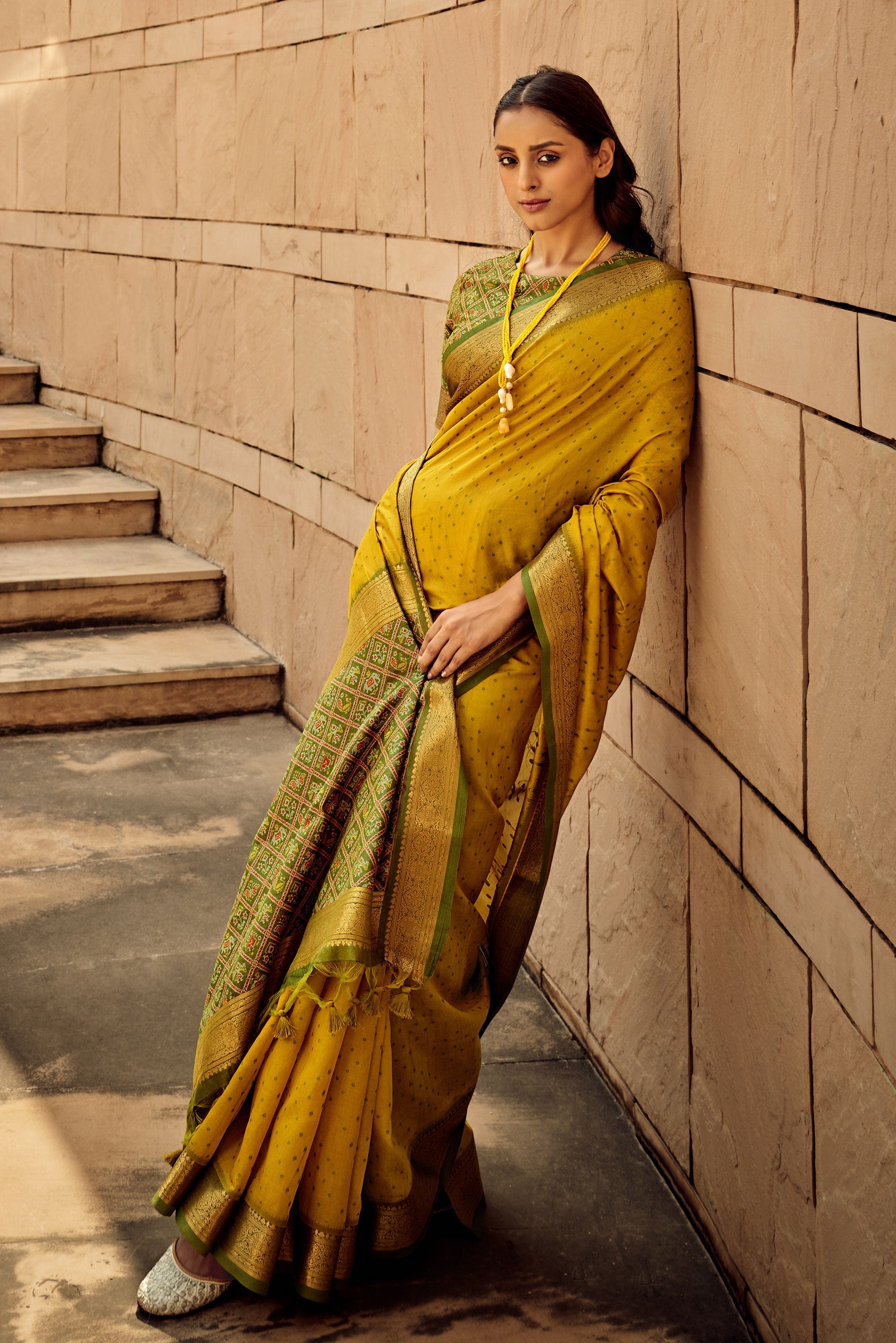 green-patola-silk-saree-zb130625_3_SareeButa.com