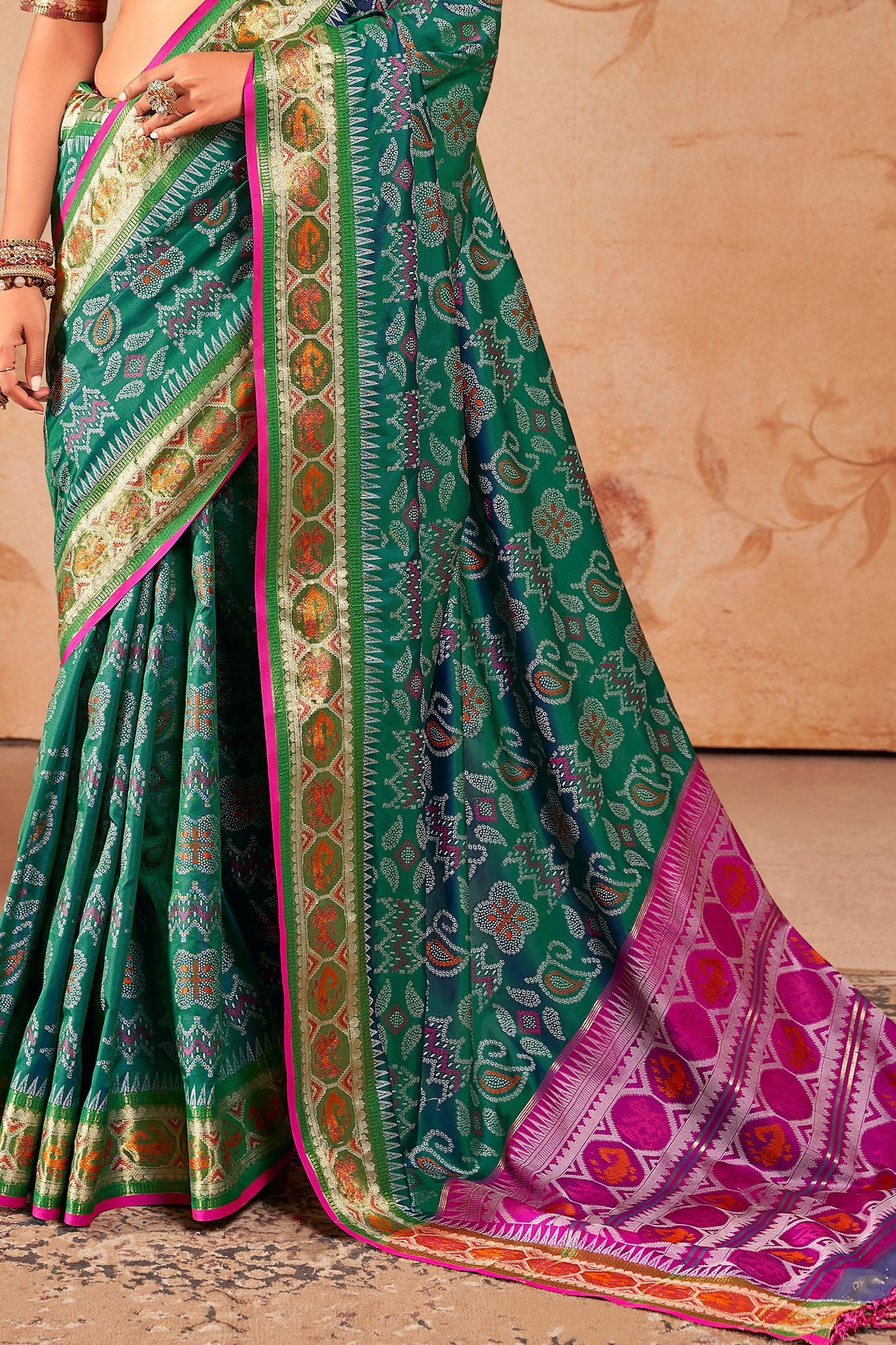 green-patola-silk-saree-zb131702_3_SareeButa.com