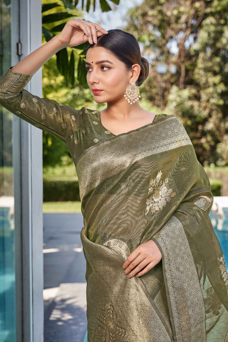 green-shimmer-silk-saree-zb131927_2_SareeButa.com