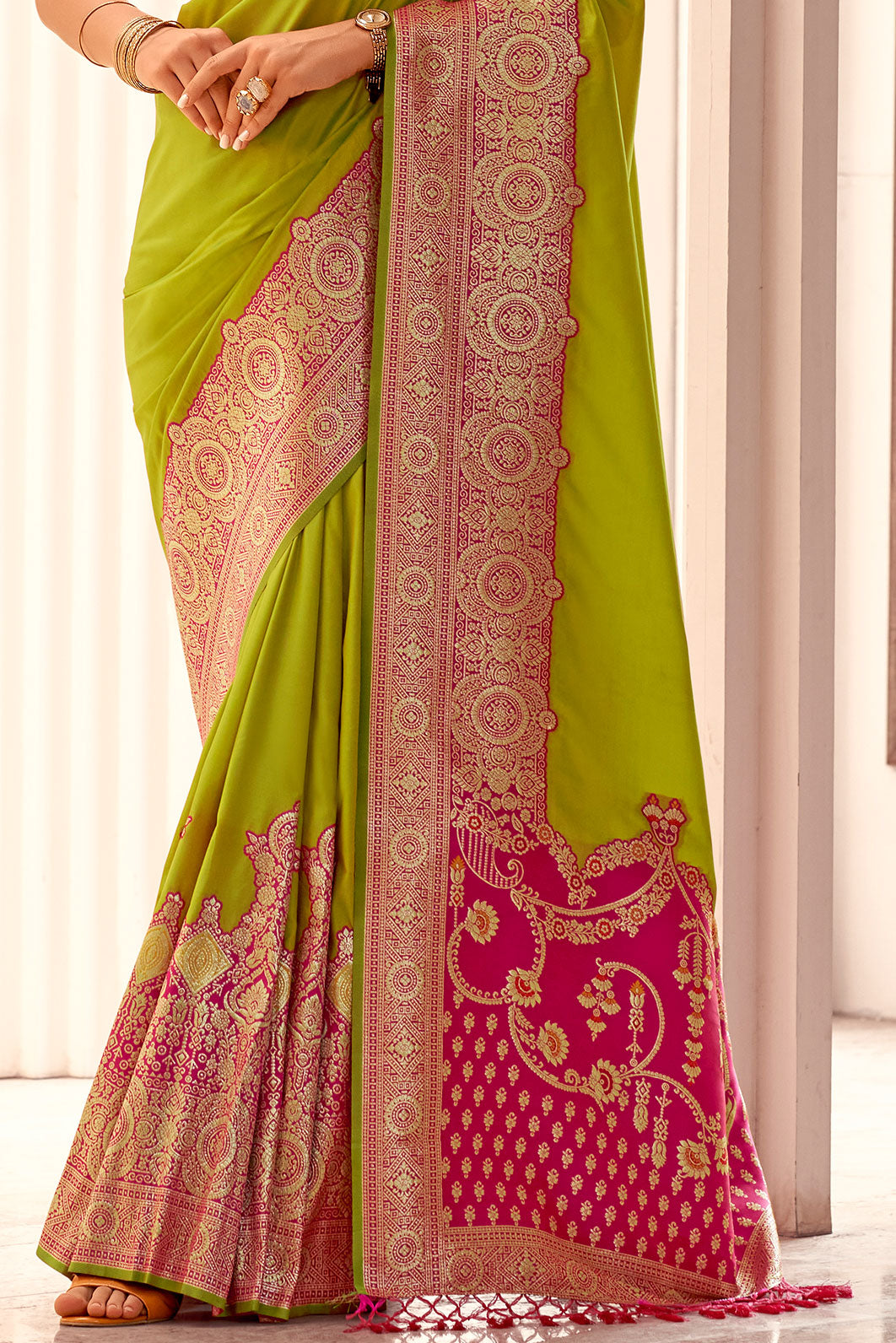 Green Silk Saree-ZB133127_3_SareeButa.Com