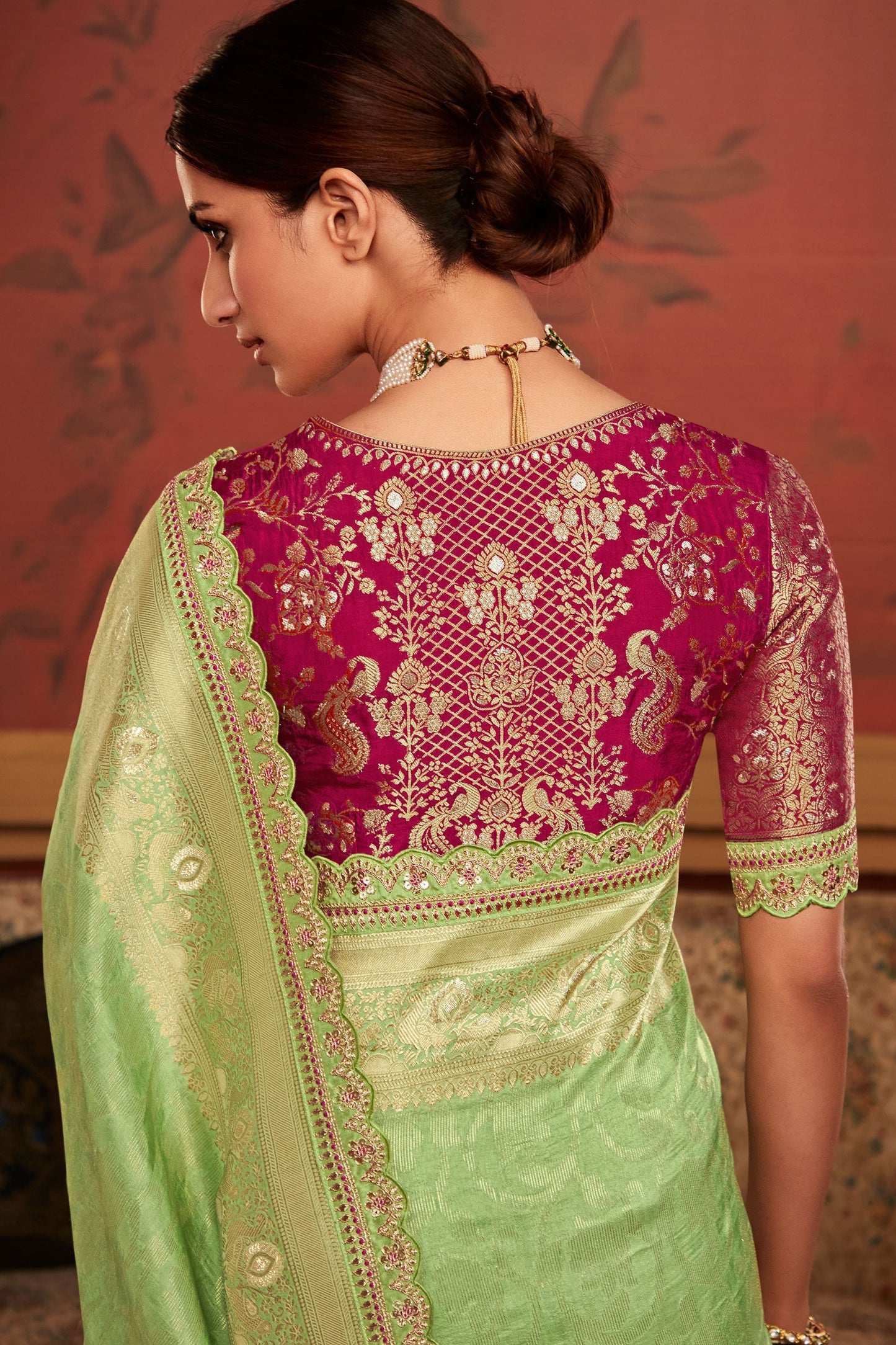 green-woven-dola-silk-saree-zb131424_3_SareeButa.com