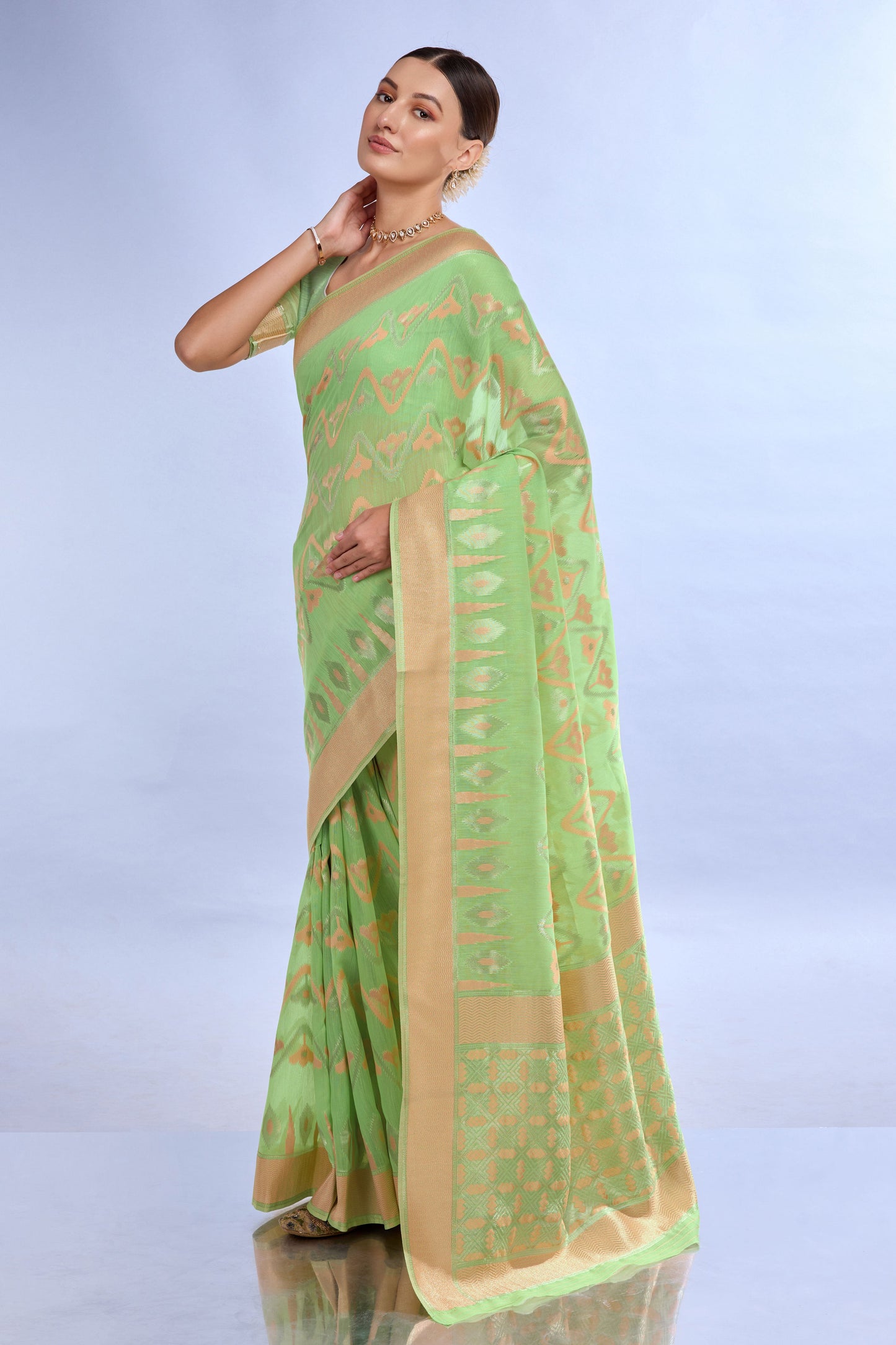 green-woven-linen-saree-zb132210_4_SareeButa.com