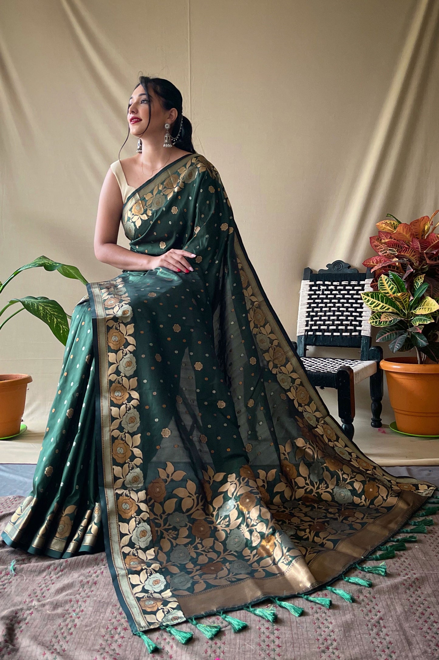 green-woven-silk-saree-zb131617_3_SareeButa.com