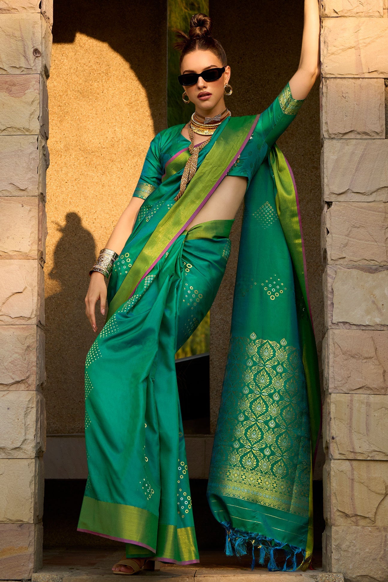 green-woven-silk-saree-zb131744_3_SareeButa.com