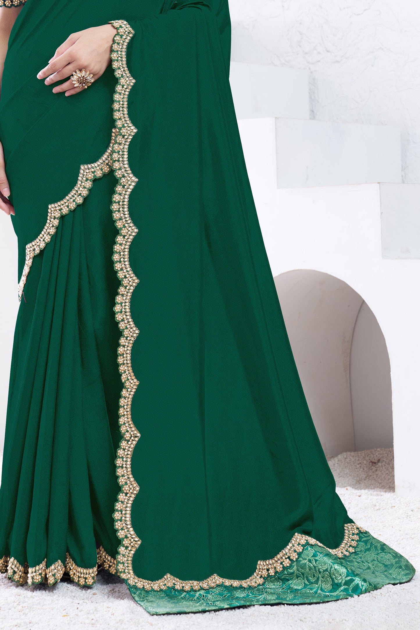 green-embroidered-crepe-silk-saree-zb133735_8_Sareebuta.com