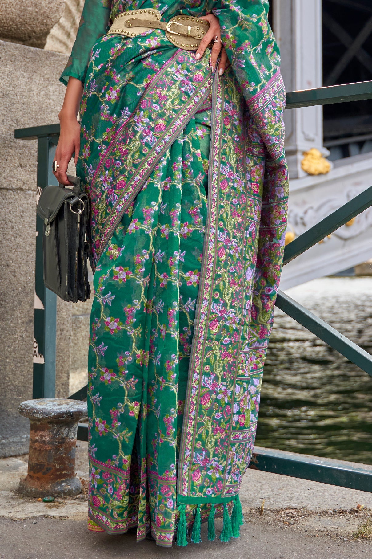 Green Jaal Weave Organza Saree-ZB133053_4_SareeButa.com