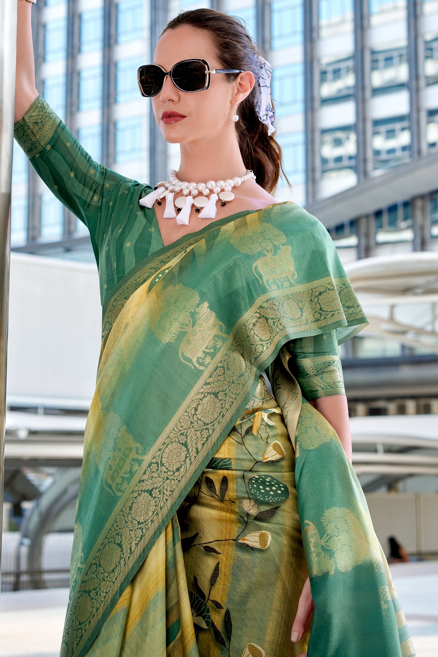 Green Jacqaurd Silk Saree-ZB133854_3_SareeButa.com