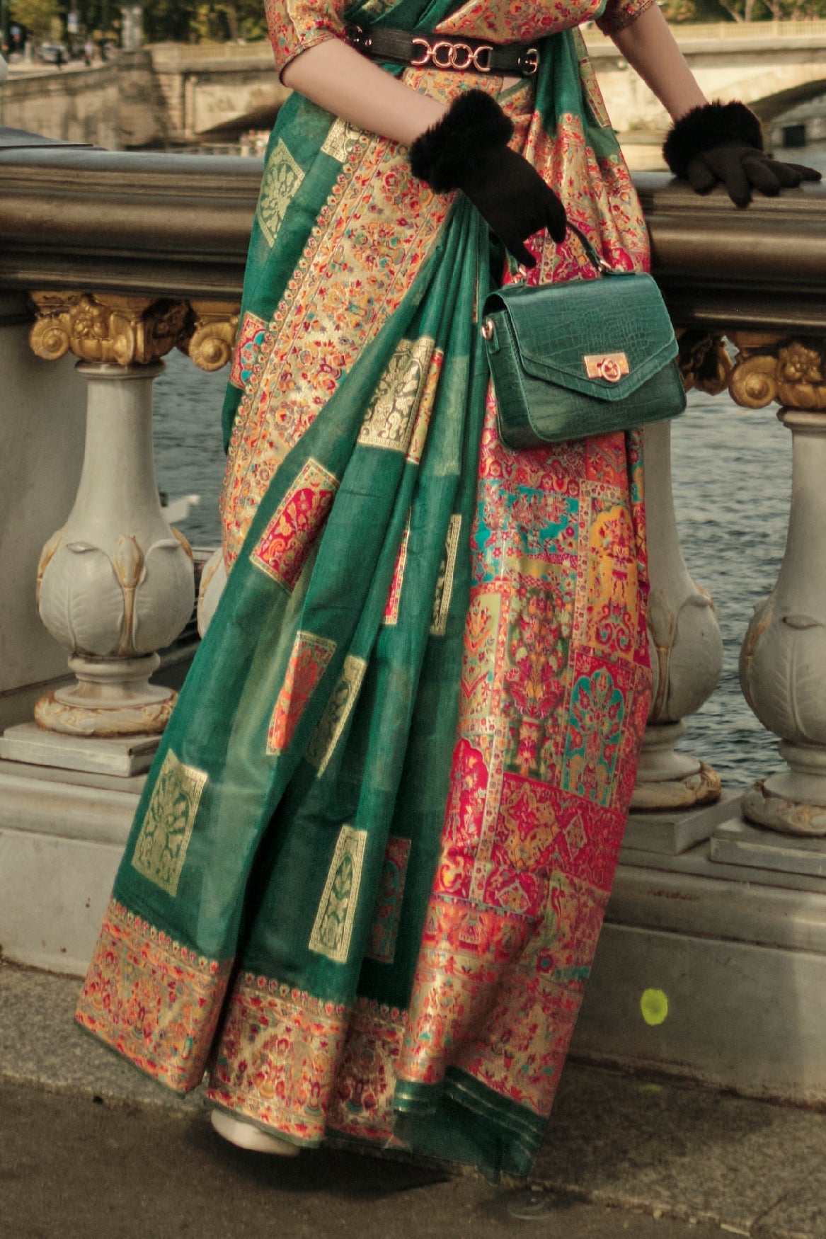 green-jamawar-kashmiri-saree-zb131991_4_SareeButa.com