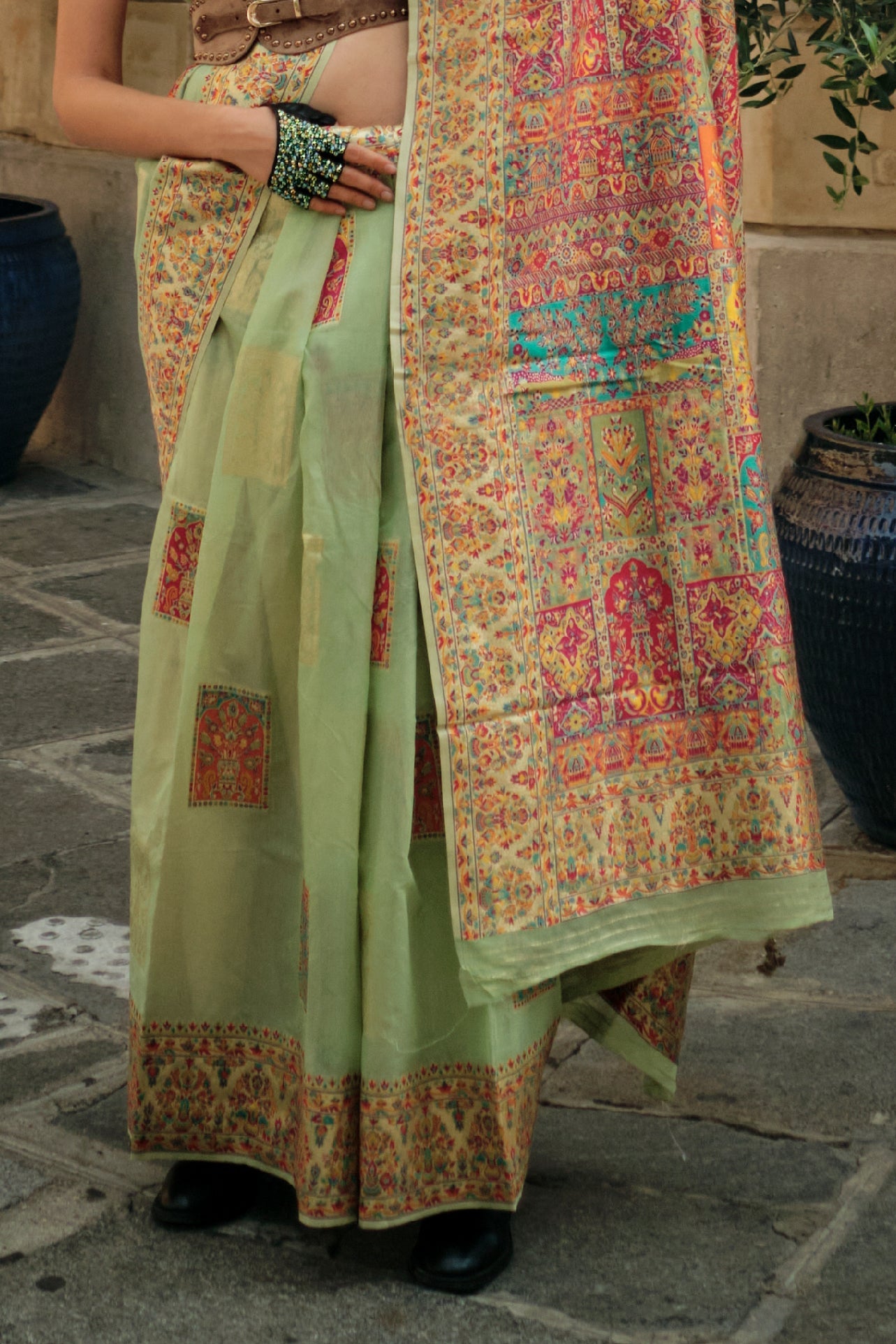 green-jamawar-kashmiri-saree-zb131993_4_SareeButa.com