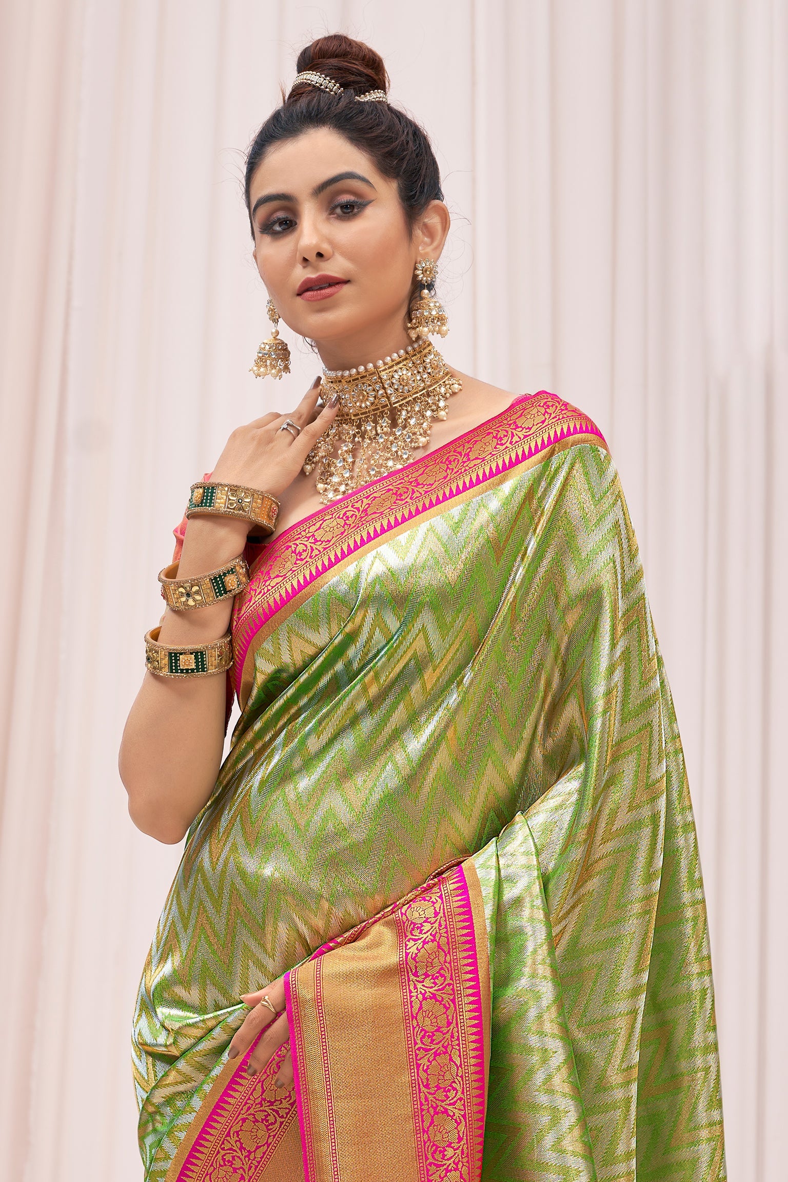 green-kanjivaram-silk-saree-zb132318_2_SareeButa.com