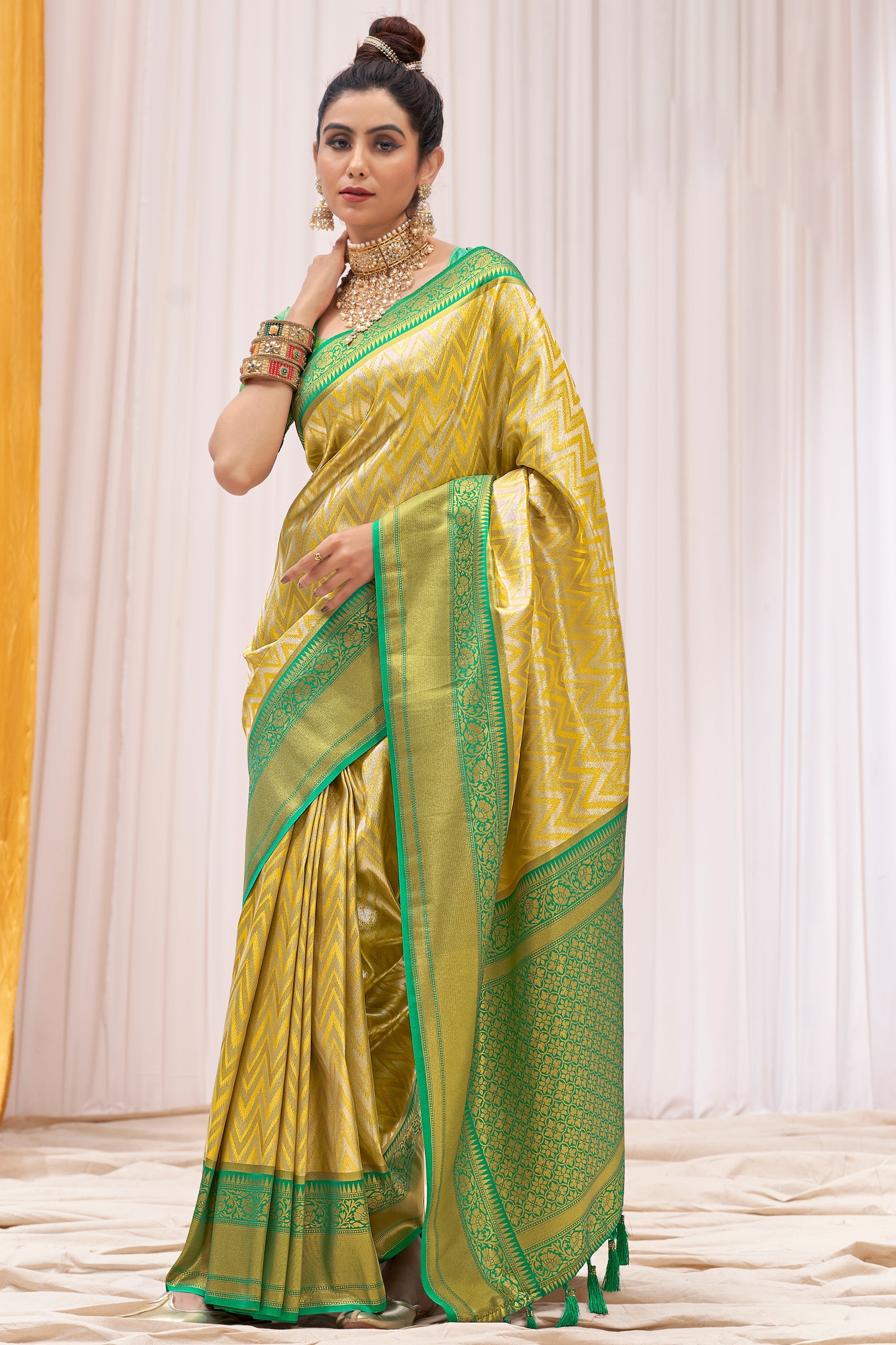 green-kanjivaram-silk-saree-zb132320_1_SareeButa.com