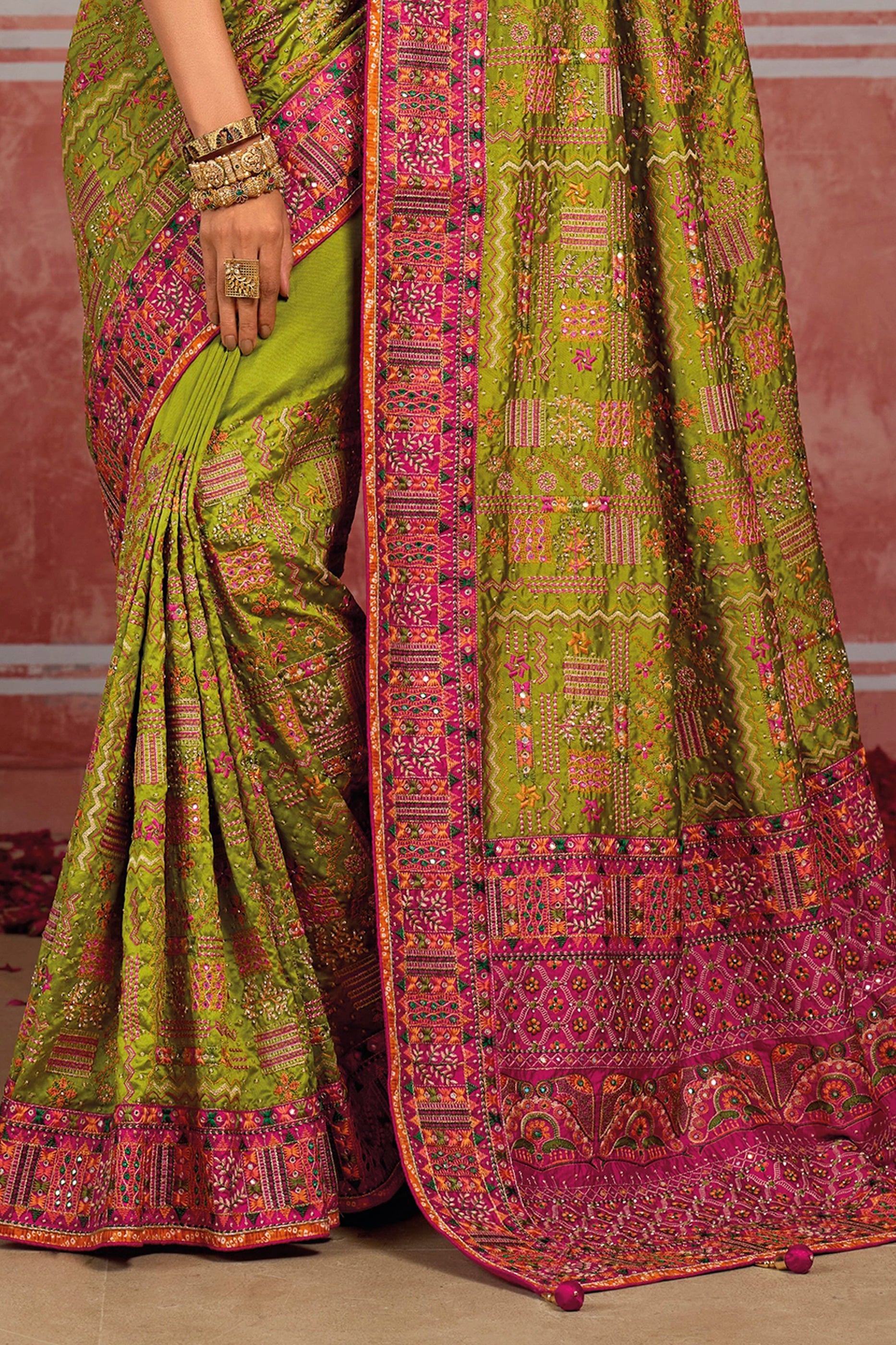 Green Kutchi Work Silk Saree-SAR13053_5_SareeButa.com