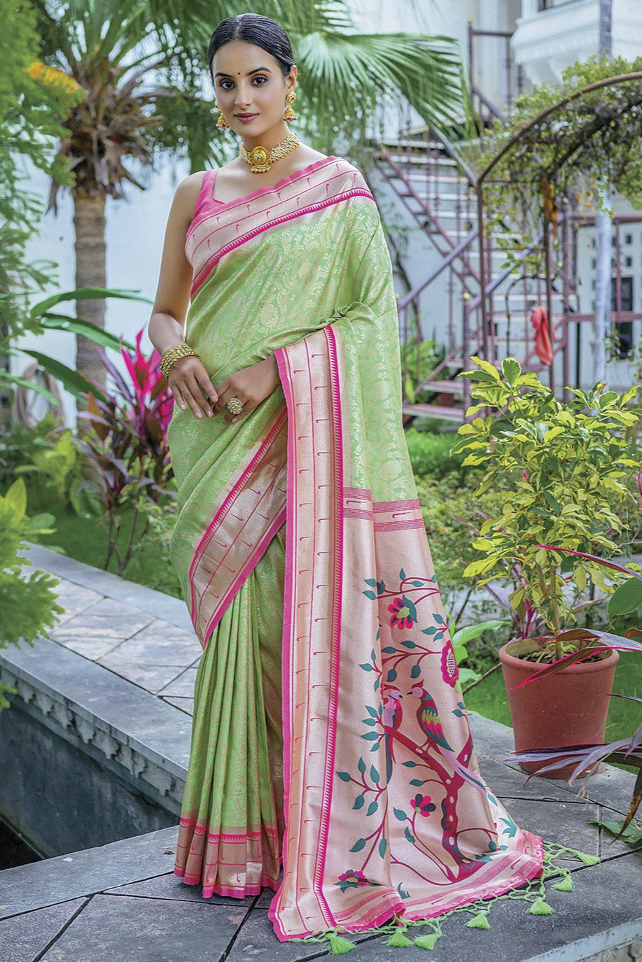 green-paithani-silk-saree-zb131601_1_SareeButa.com