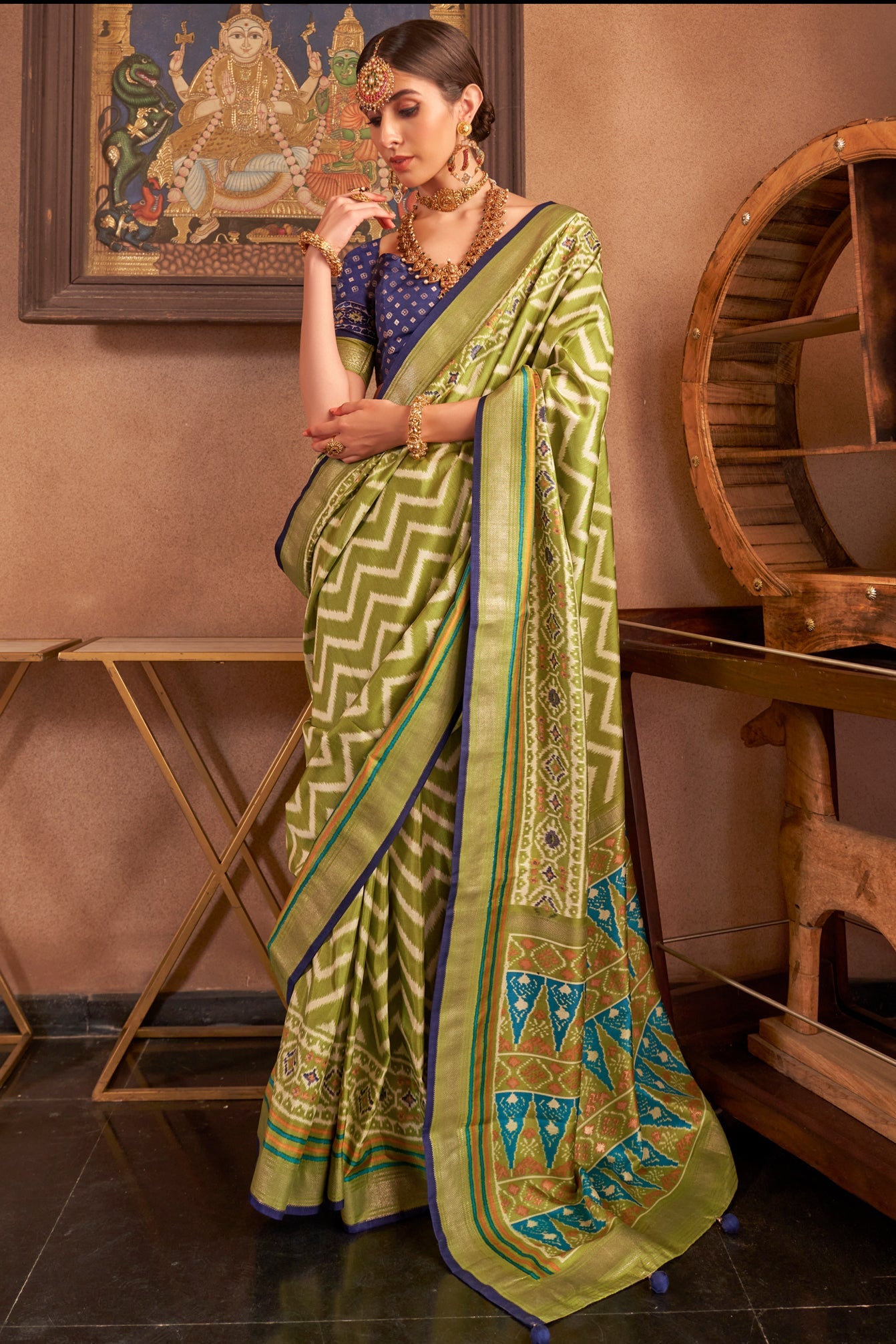 green-patola-silk-saree-zb132053_1_SareeButa.com