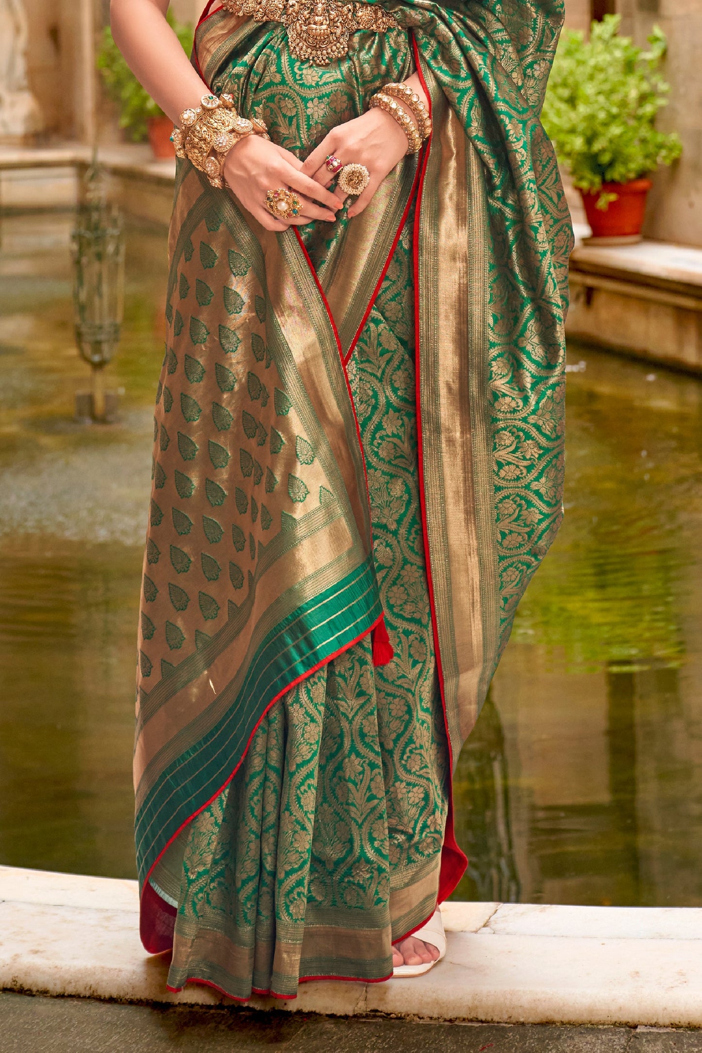 green-printed-silk-saree-zb132493_4_SareeButa.com