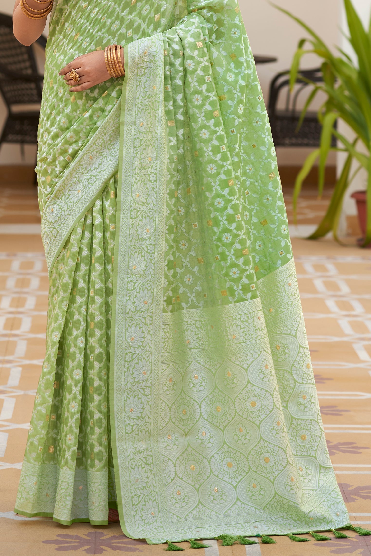 green-woven-cotton-saree-zb132452_3_SareeButa.com