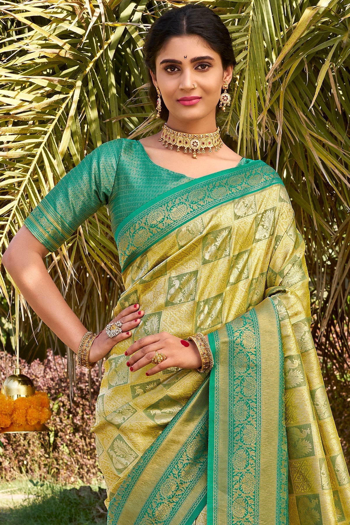 green-silk-kanjivaram-saree-zb132324_2_SareeButa.com