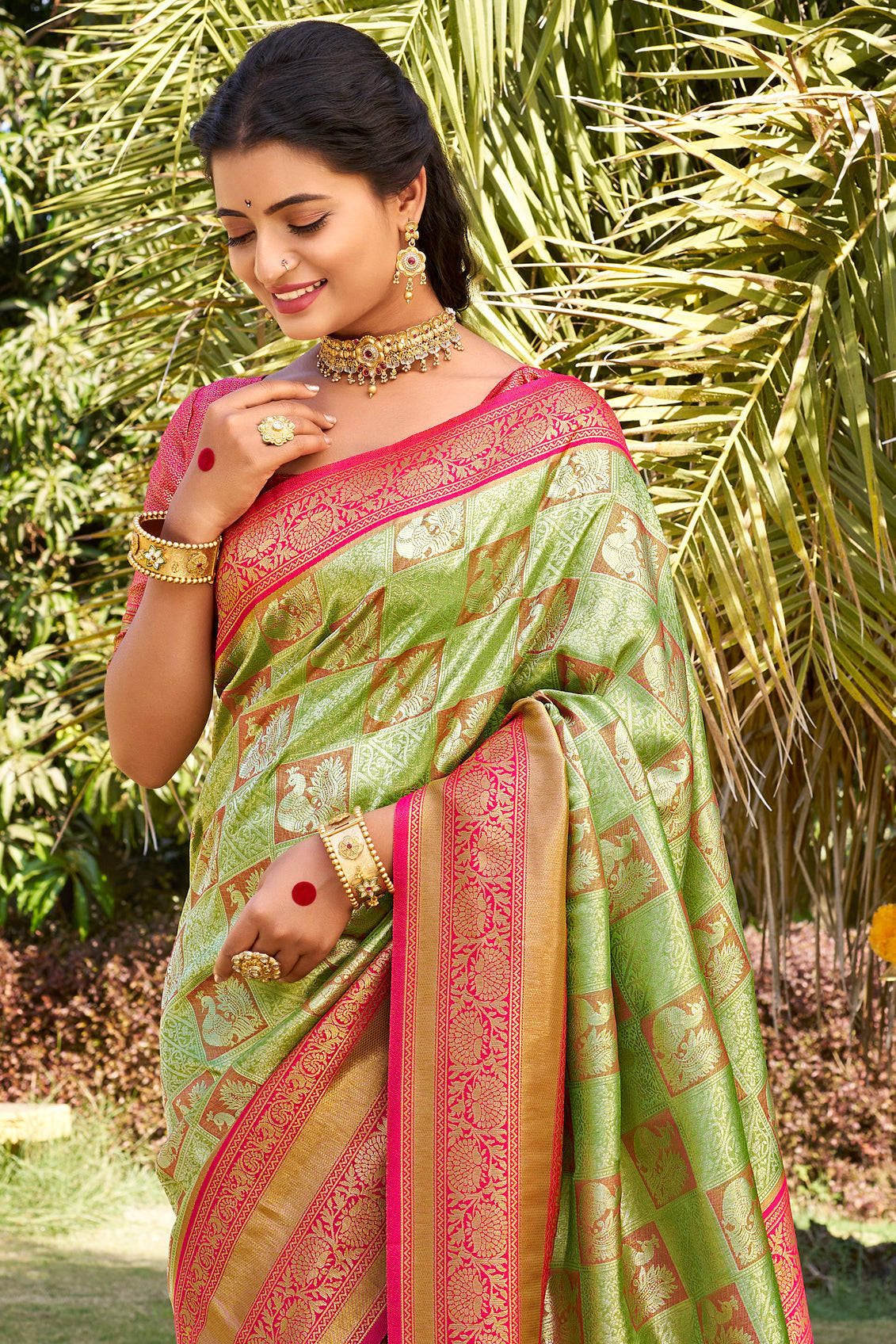 green-silk-kanjivaram-saree-zb132329_2_SareeButa.com