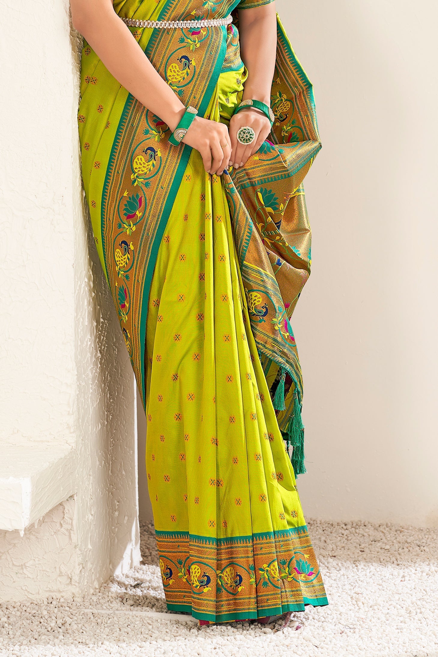 green-silk-paithani-saree-zb132393_4_SareeButa.com