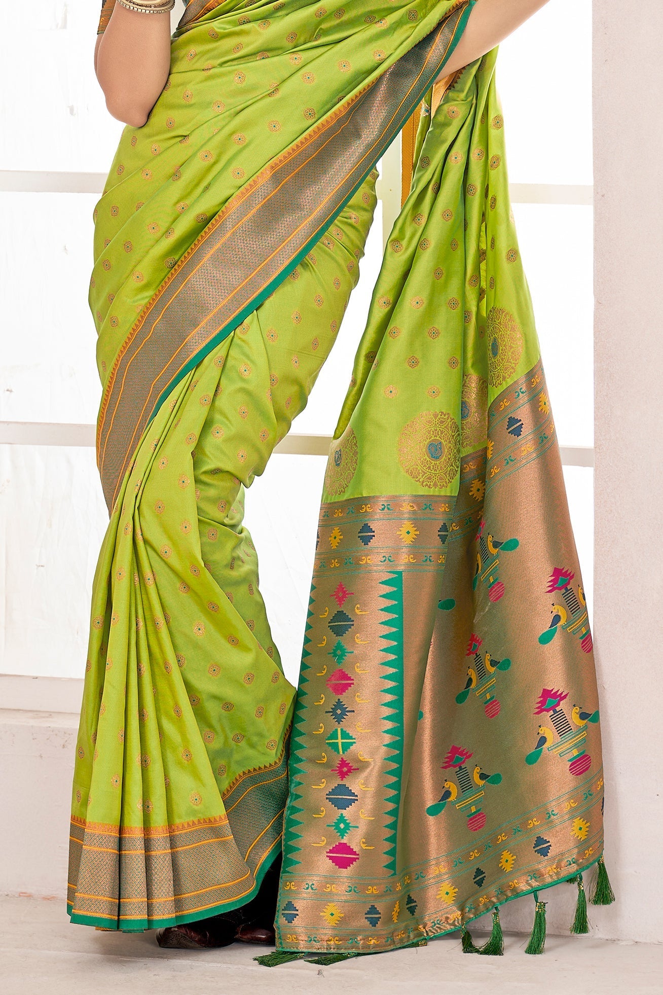 green-silk-paithani-saree-zb132411_4_SareeButa.com