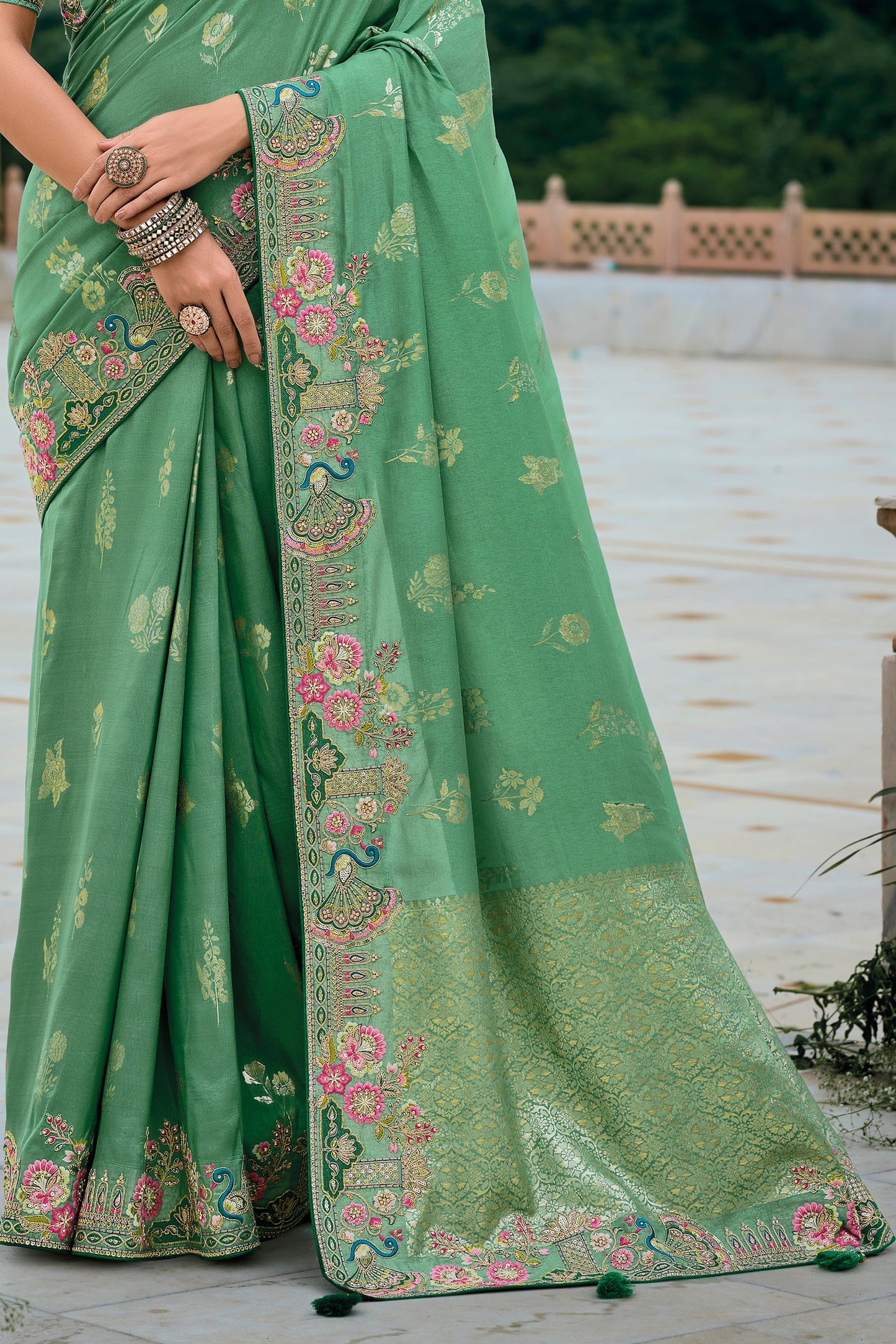 Green Woven Banarasi Saree-ZB133335_4_SareeButa.com