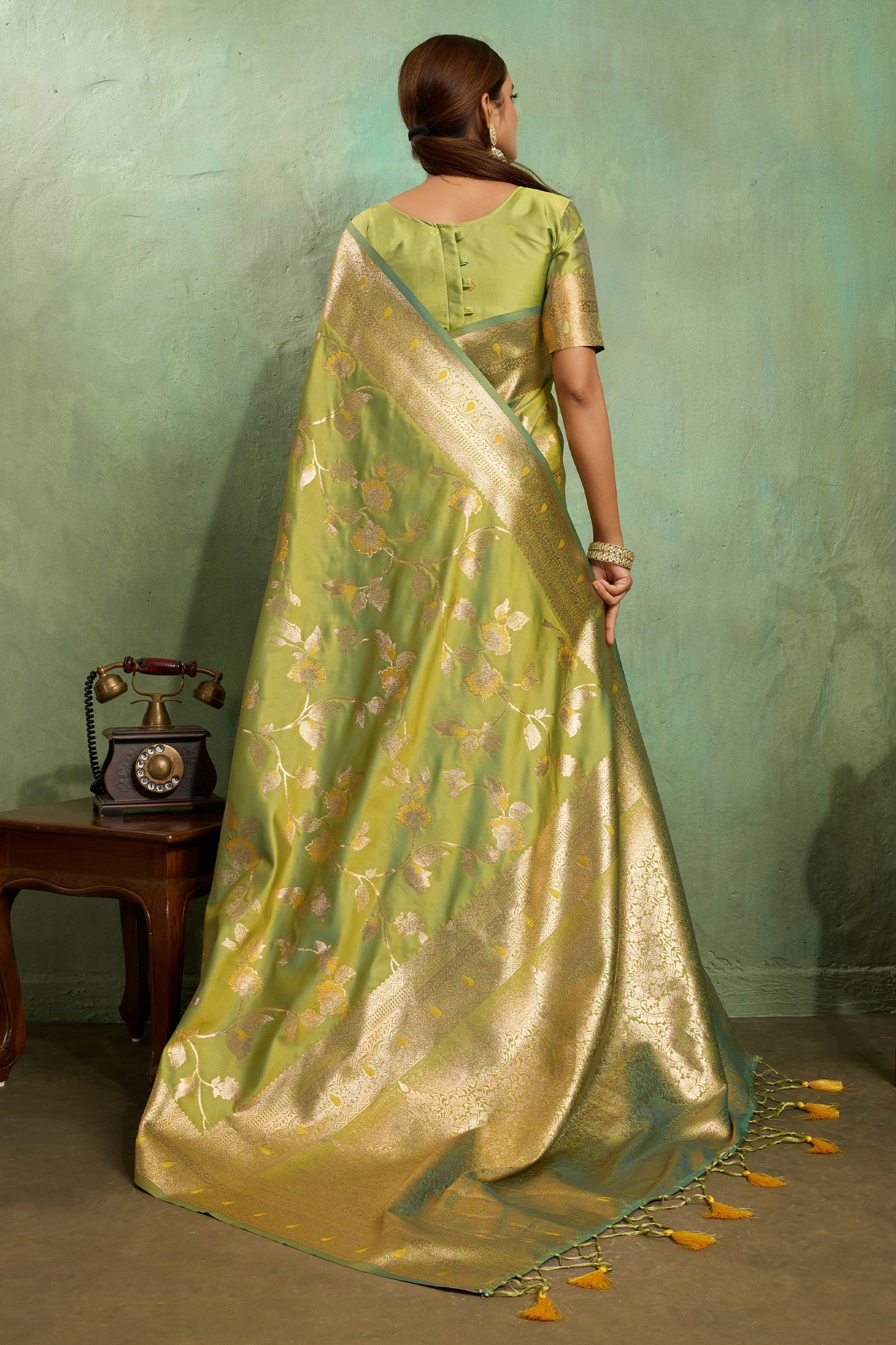 Green Woven Banarasi Silk Saree-SAR11795_3_SareeButa.com