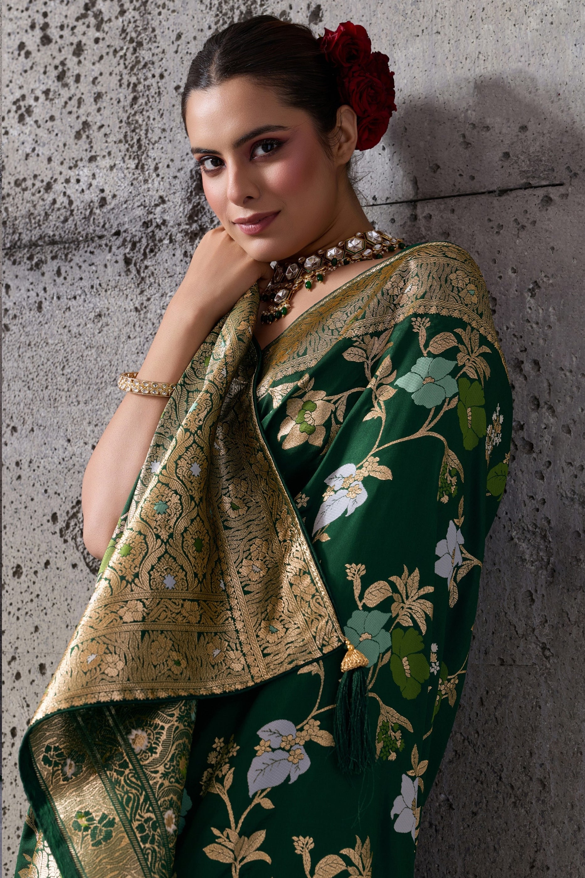Green Woven Banarasi Silk Saree-SAR12526_3_SareeButa.com