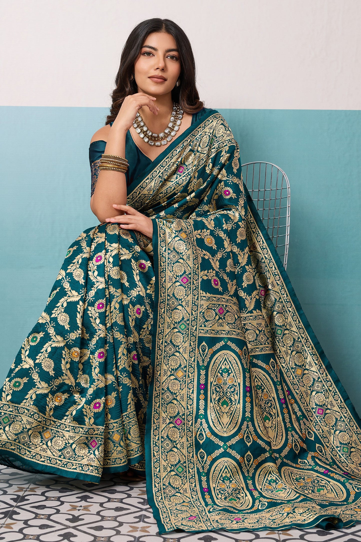 Green Woven Banarasi Silk Saree-SAR12563_3_SareeButa.com