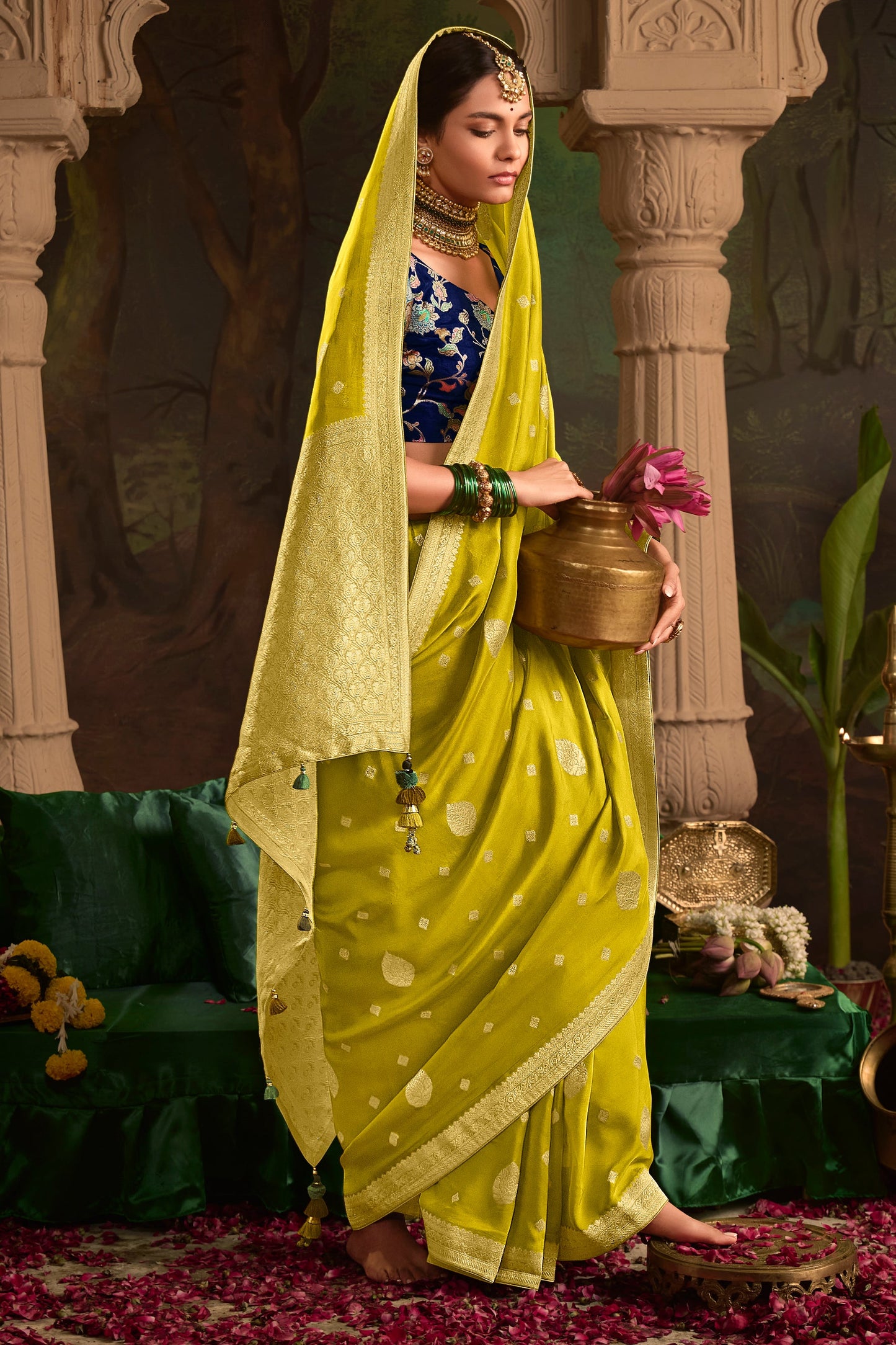 Green Woven Crepe Silk Saree-ZB133586_3_SareeButa.com