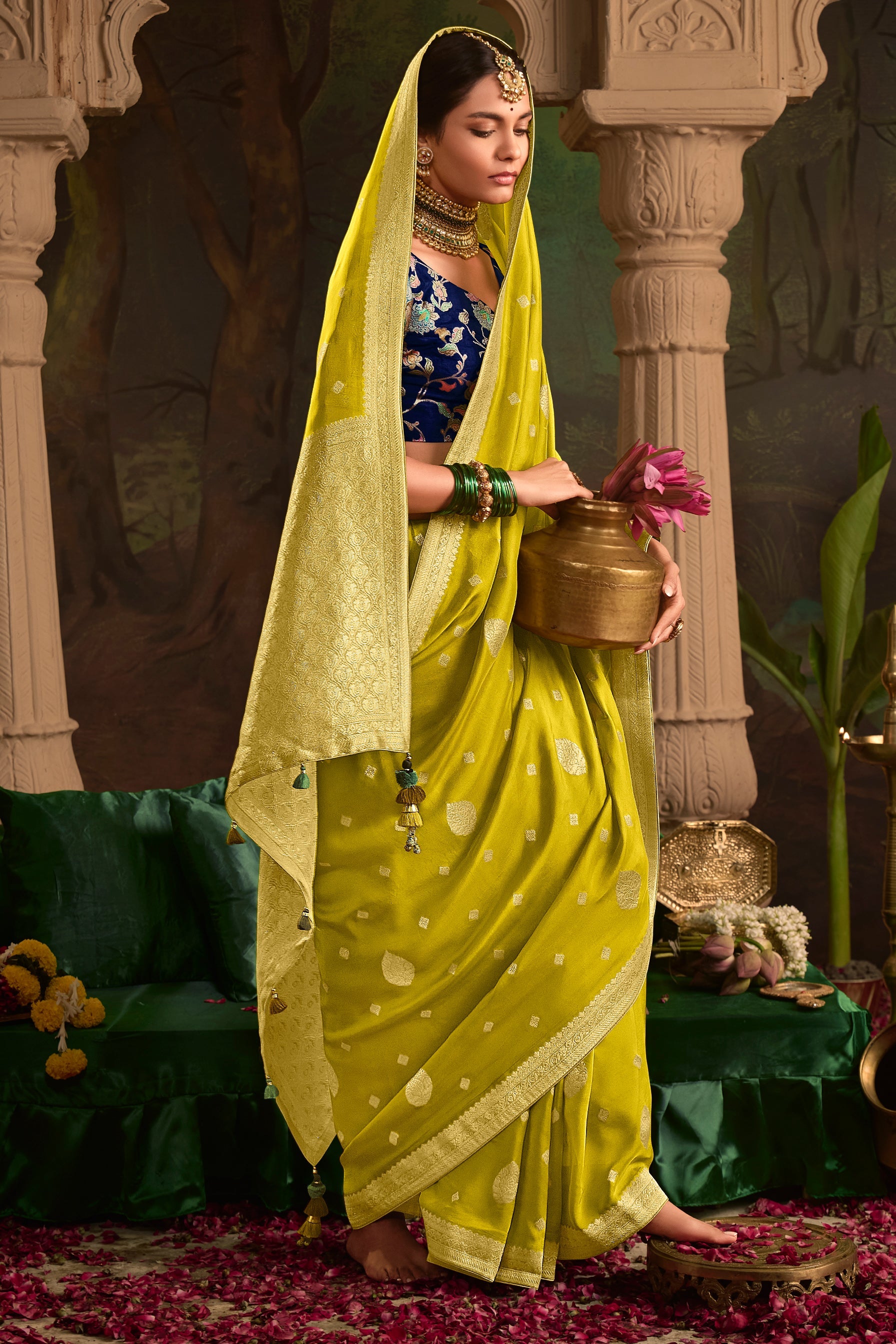 Green Woven Crepe Silk Saree-ZB133586_3_SareeButa.com
