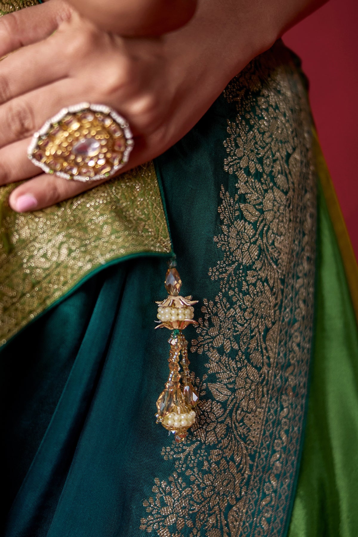 Green Woven Dola Crepe Silk Saree-SAR13419_2_SareeButa.com