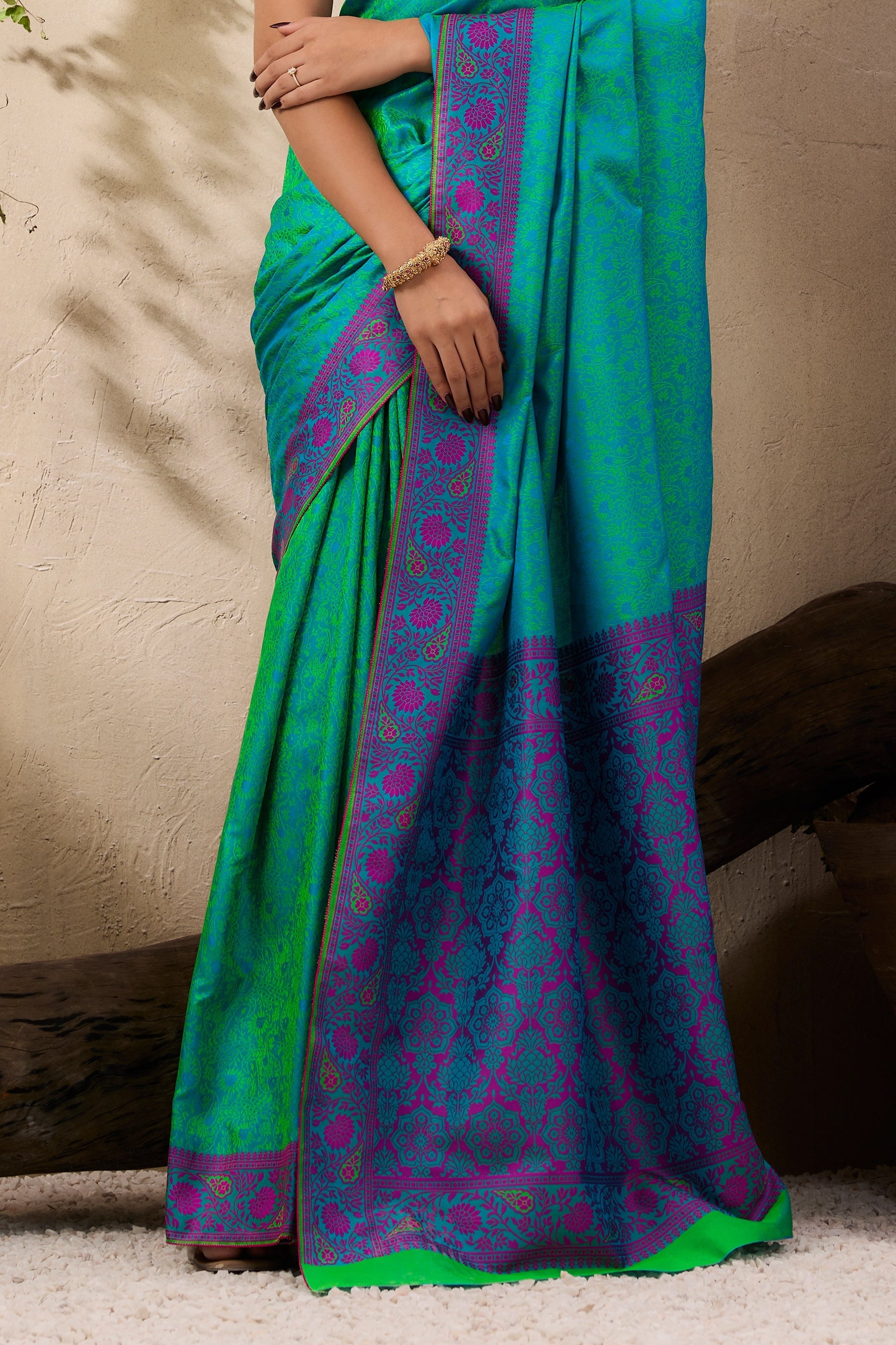 Green Woven Kanjivaram Silk Saree-SAR11182_4_SareeButa.com