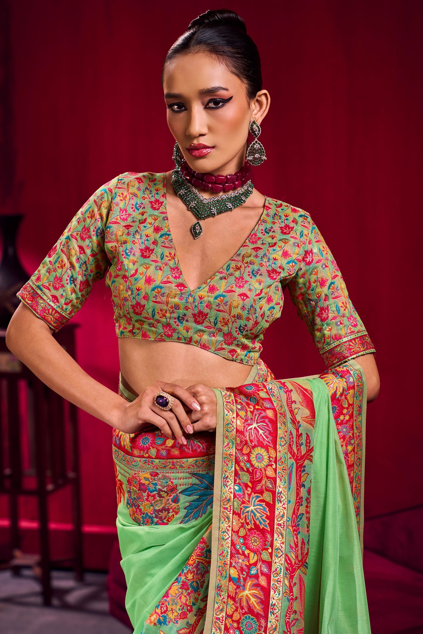 Green Woven Kashmiri Jamewar Modal Silk Saree-SAR12360_3_SareeButa.com