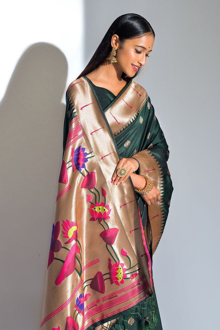 green-woven-paithani-silk-saree-zb131470_2_SareeButa.com