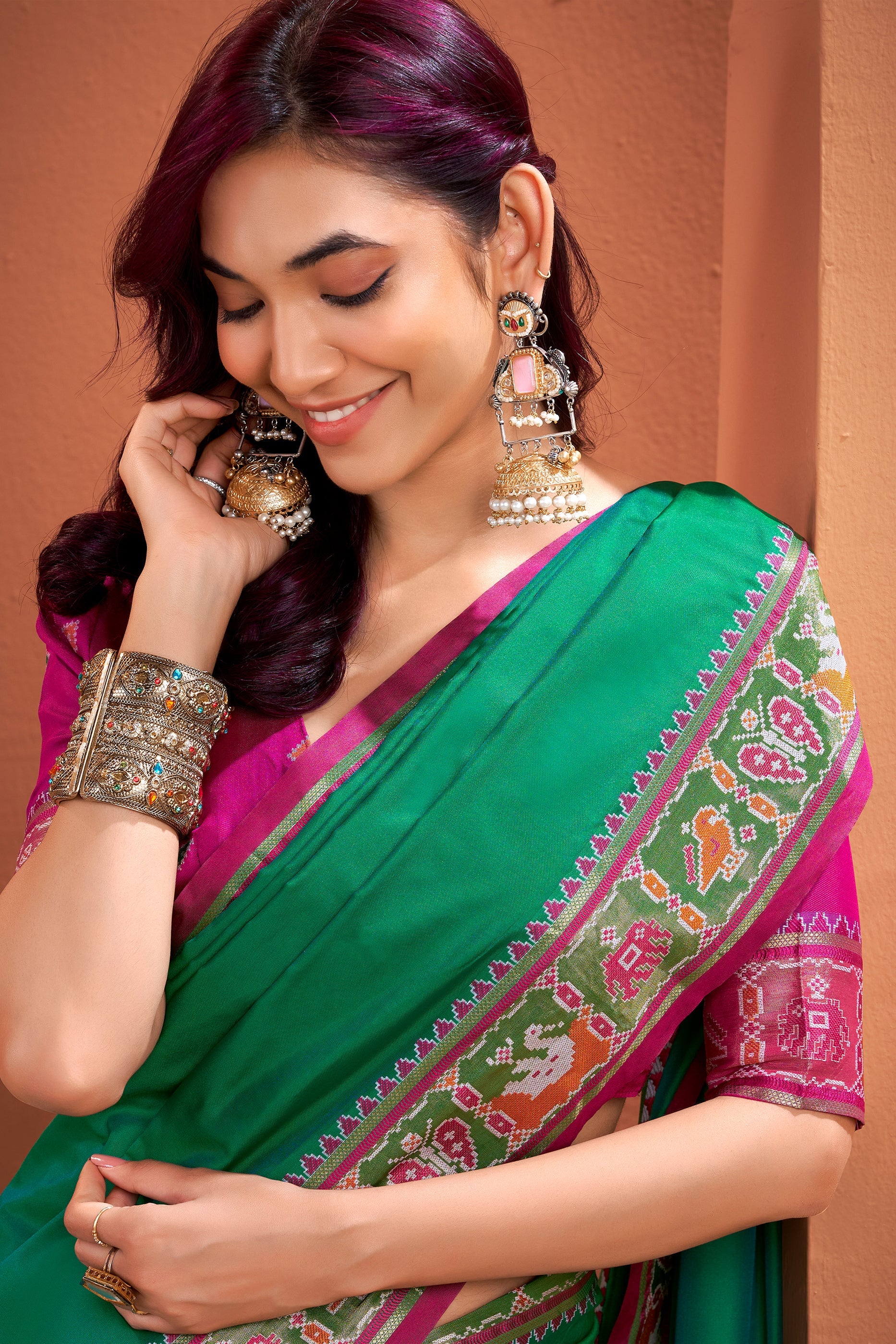 Green Woven Patola Silk Saree-SAR10033_3_SareeButa.com