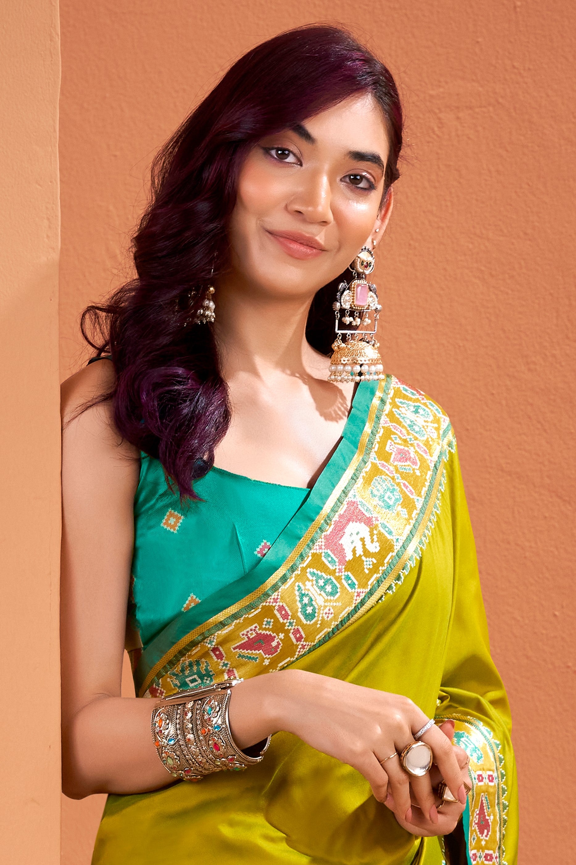 Green Woven Patola Silk Saree-SAR10035_3_SareeButa.com