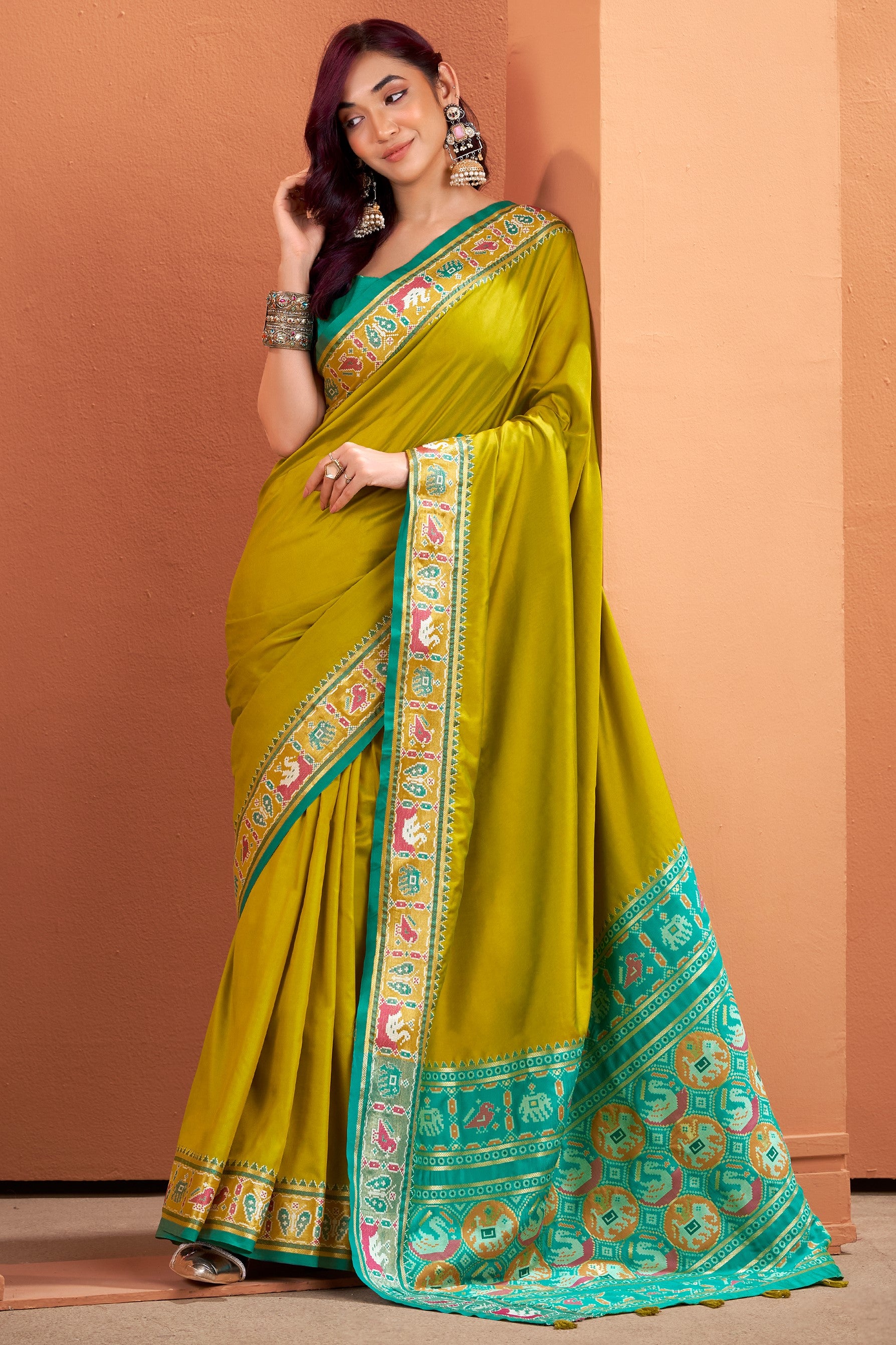 Green Woven Patola Silk Saree-SAR10035_4_SareeButa.com