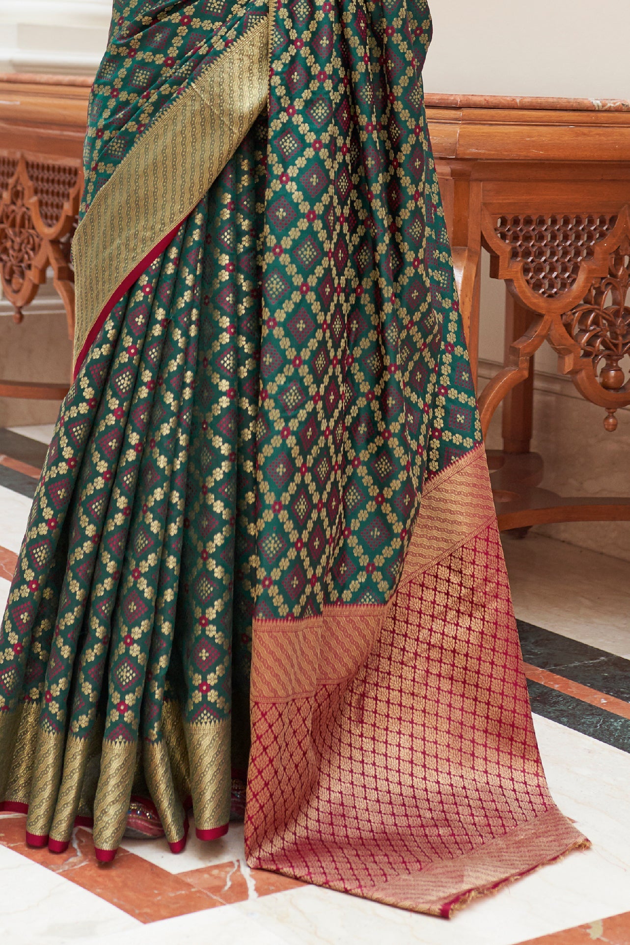 Green Woven Patola Silk Saree-ZB133886_4_SareeButa.com