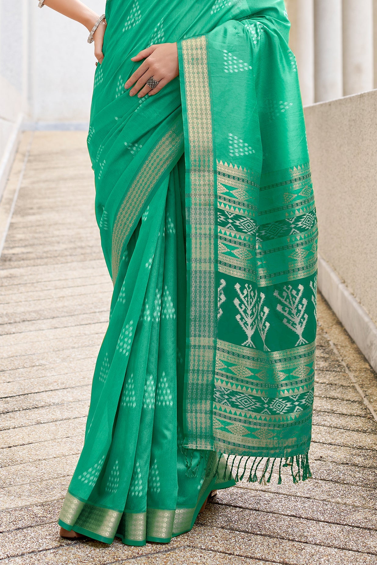 Green Woven Rayon Silk Saree-ZB133847_4_SareeButa.com
