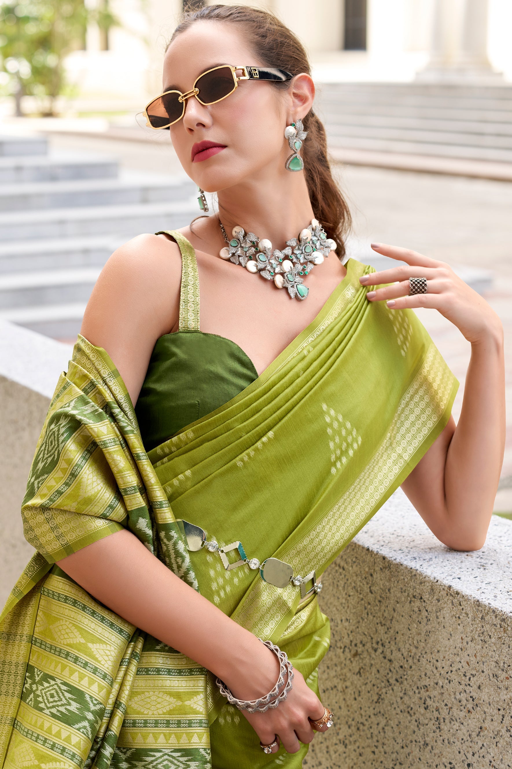 Green Woven Rayon Silk Saree-ZB133849_4_SareeButa.com