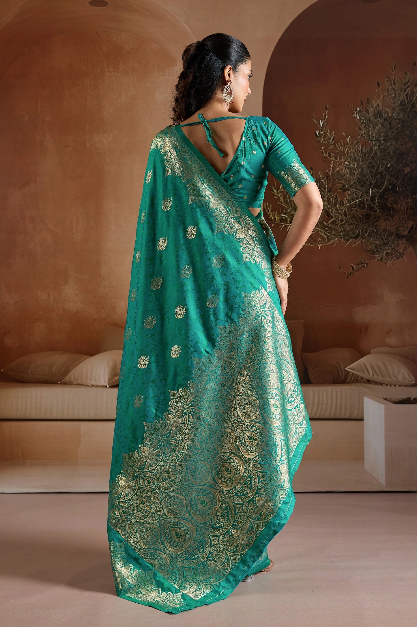 Green Woven Silk Saree-SAR11187_3_SareeButa.com