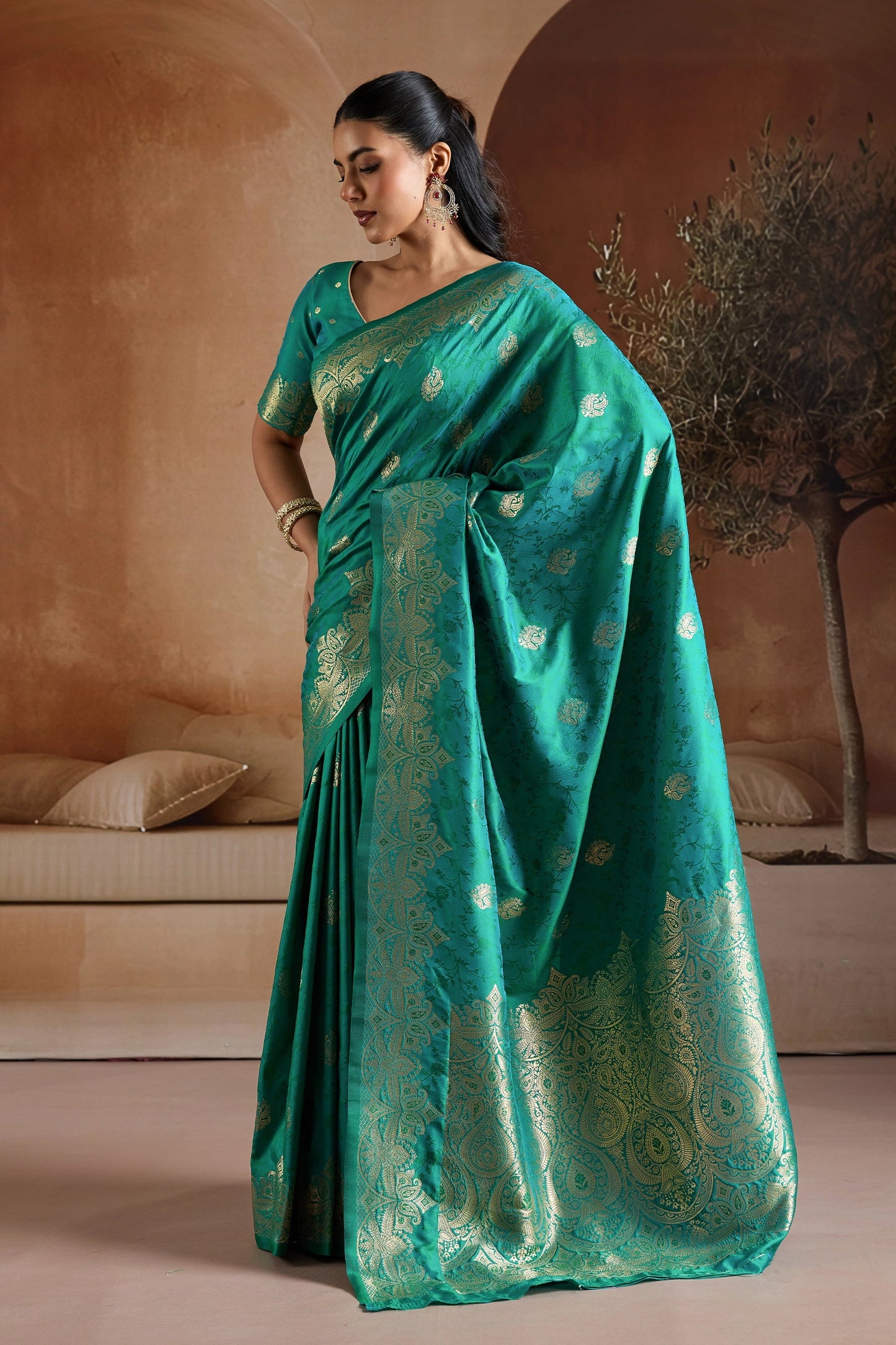 Green Woven Silk Saree-SAR11187_4_SareeButa.com