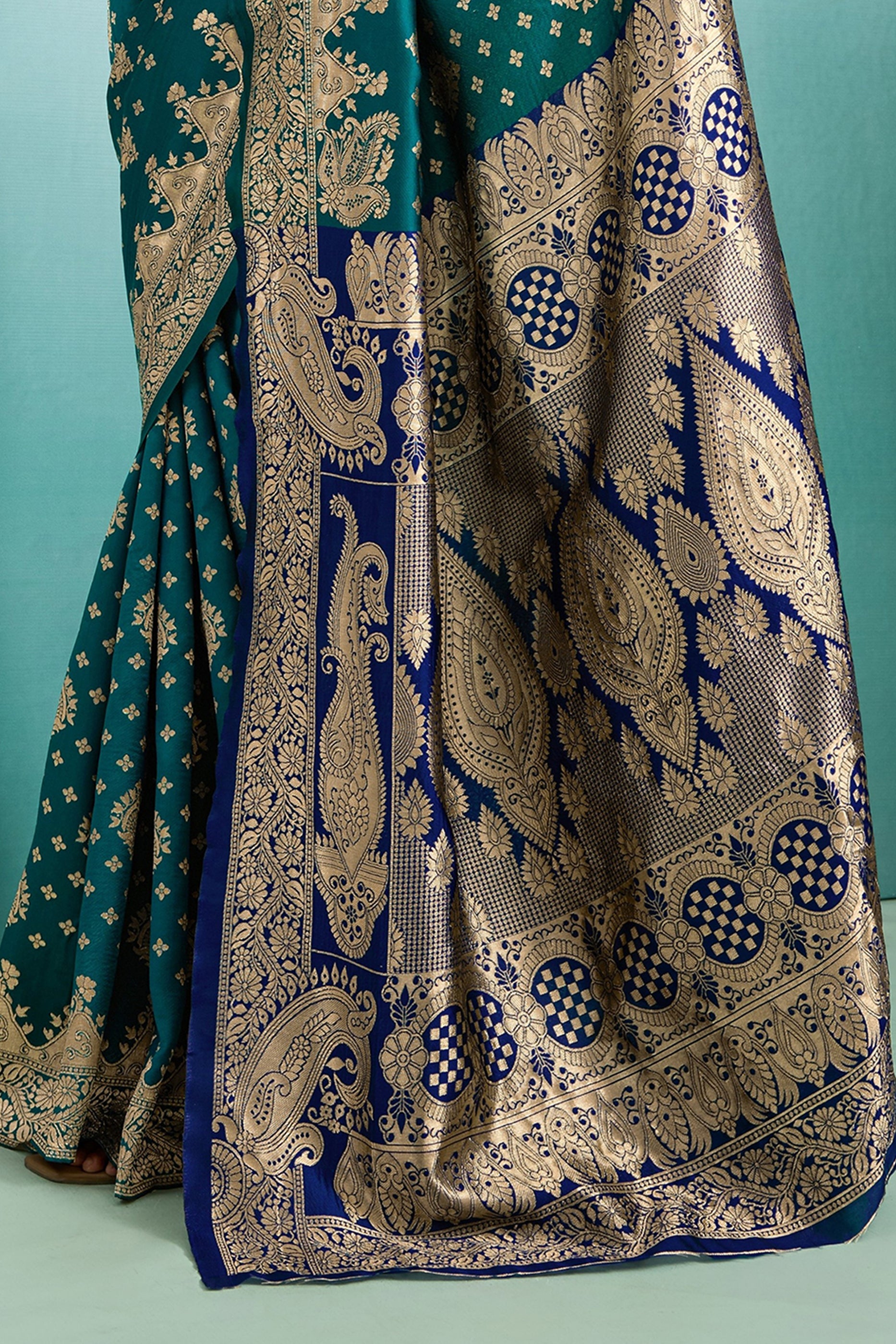 Green Woven Silk Saree-SAR12517_5_SareeButa.com